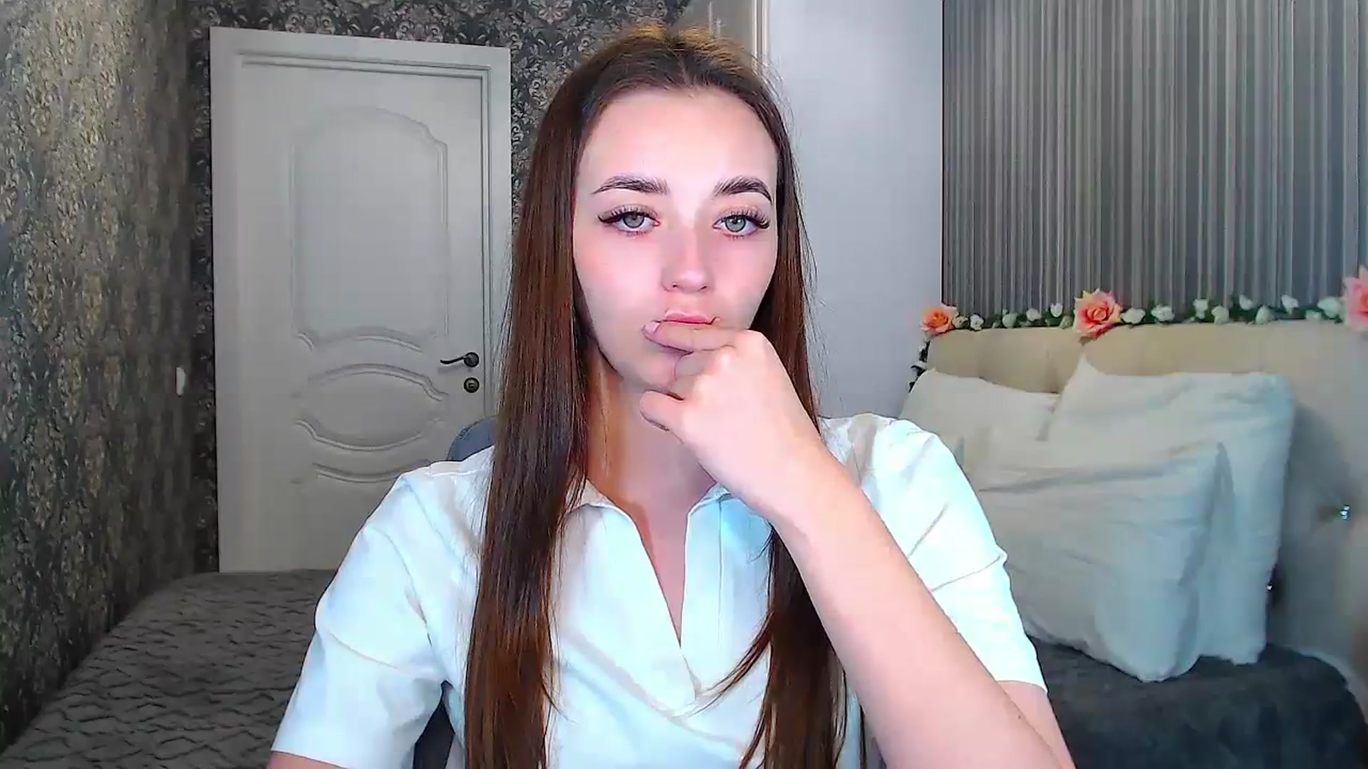 Gallery image thumbnail from EmeraldLilyyy's myfreecams stream on, 11/02/2024, 14:38 image 6 of 20