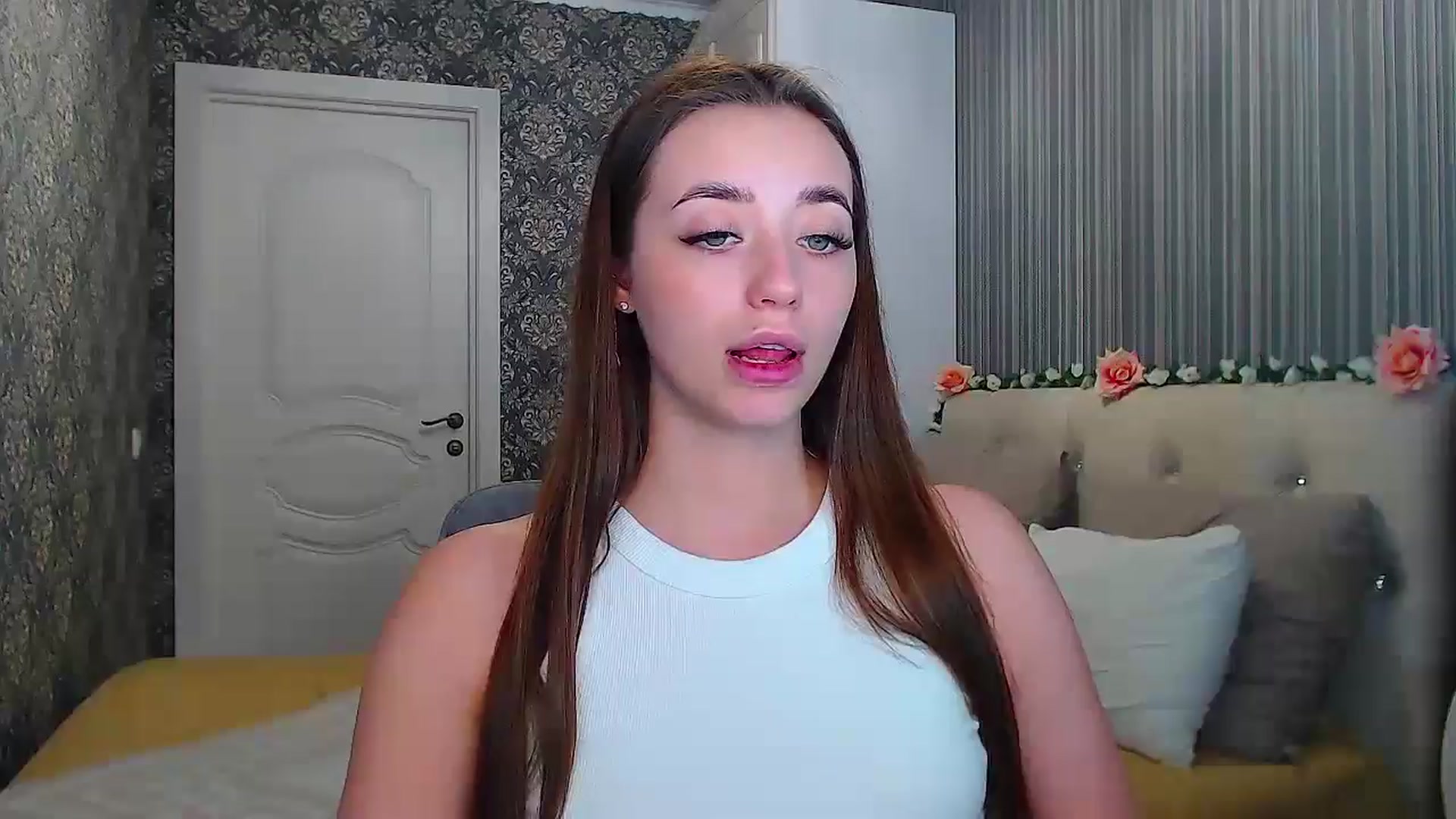 Gallery image thumbnail from EmeraldLilyyy's myfreecams stream on, 11/06/2024, 13:53 image 14 of 20