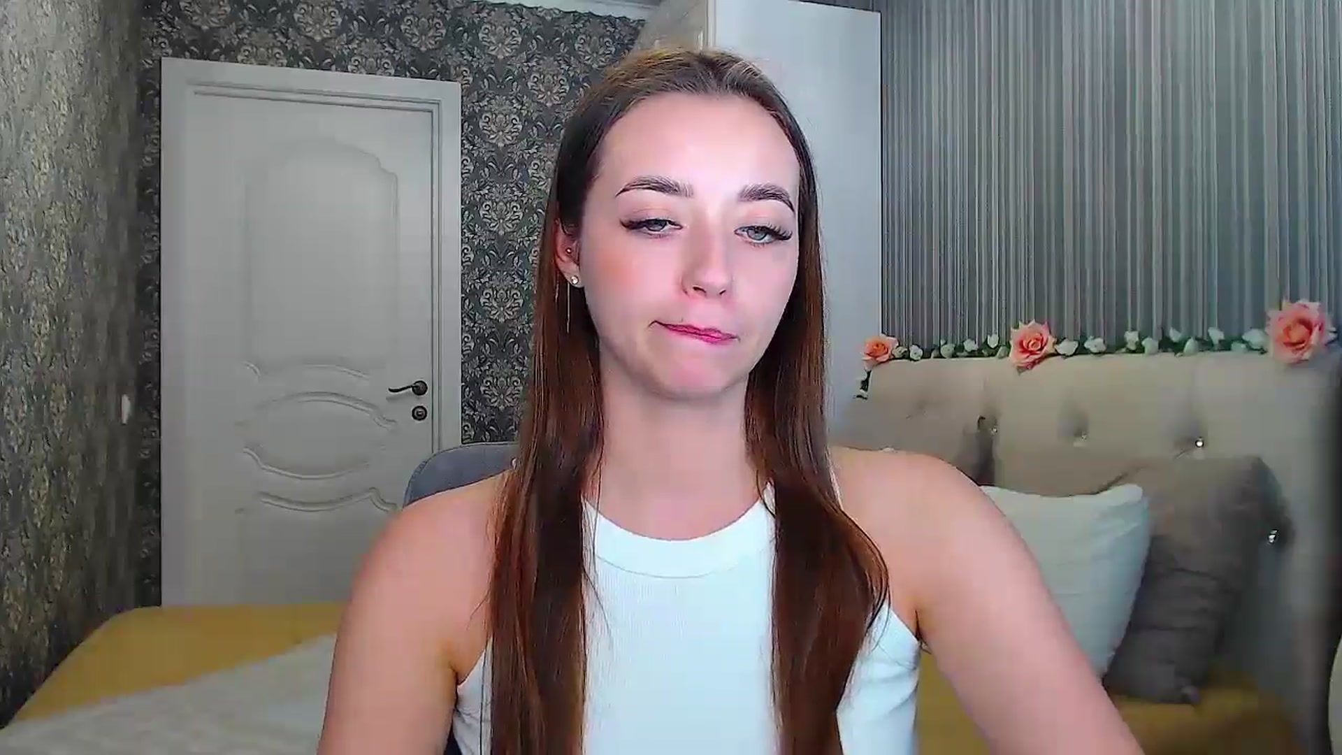Gallery image thumbnail from EmeraldLilyyy's myfreecams stream on, 11/06/2024, 13:53 image 17 of 20