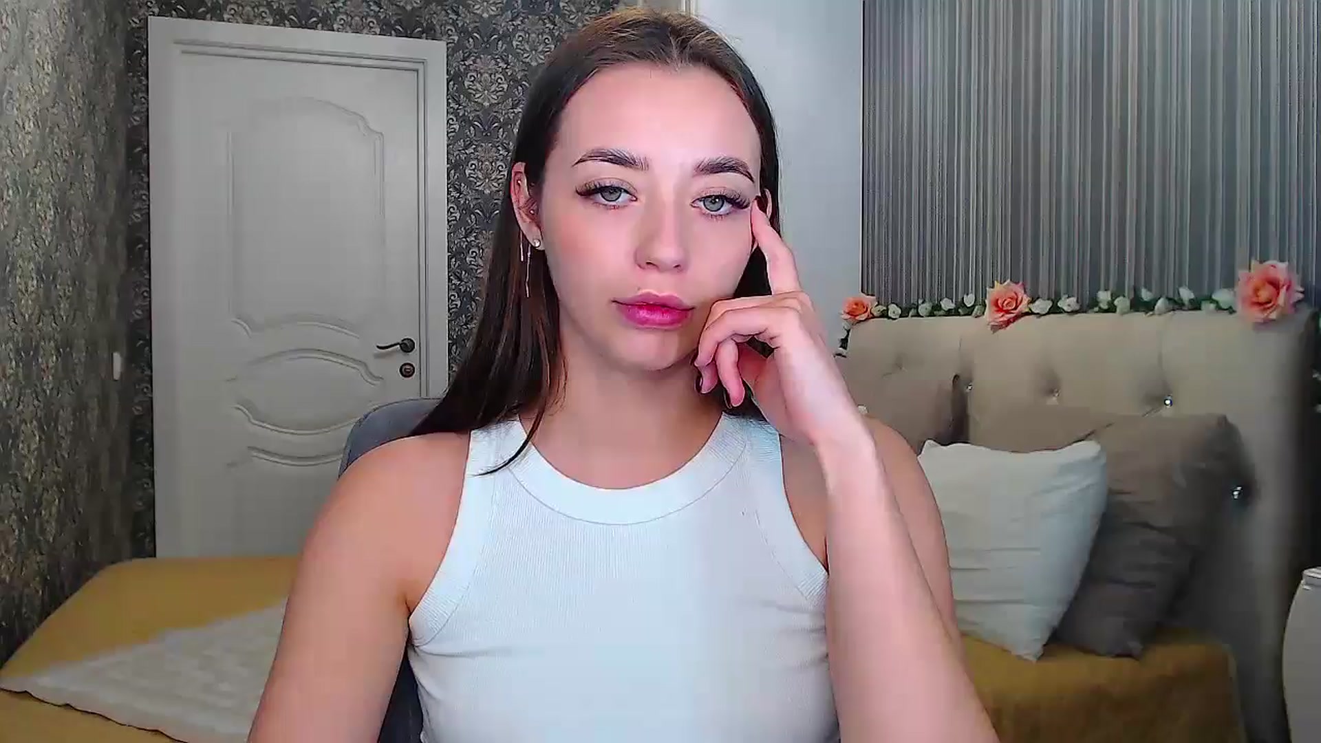 Gallery image thumbnail from EmeraldLilyyy's myfreecams stream on, 11/06/2024, 15:07 image 20 of 20