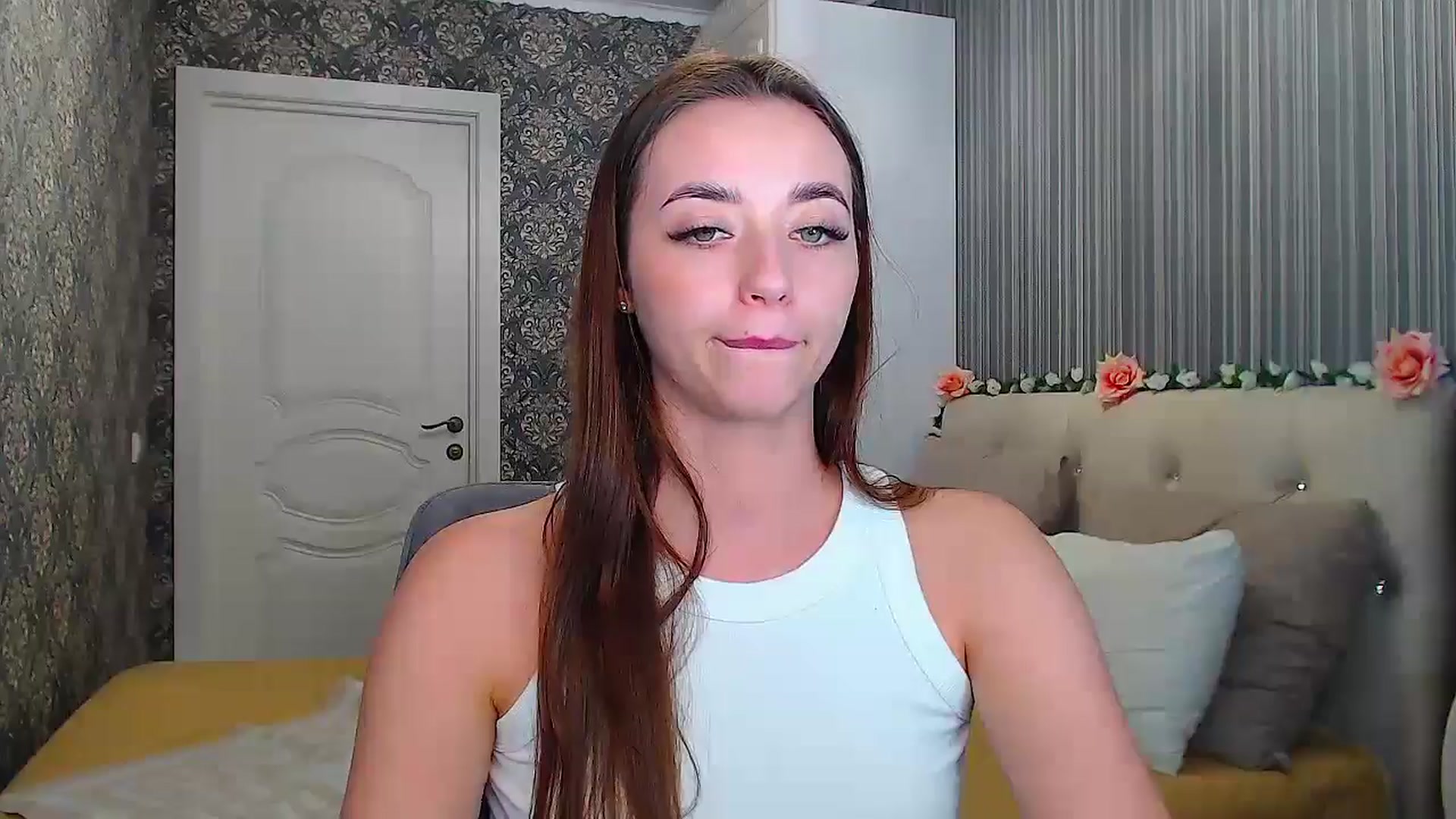 Gallery image thumbnail from EmeraldLilyyy's myfreecams stream on, 11/06/2024, 15:07 image 7 of 20