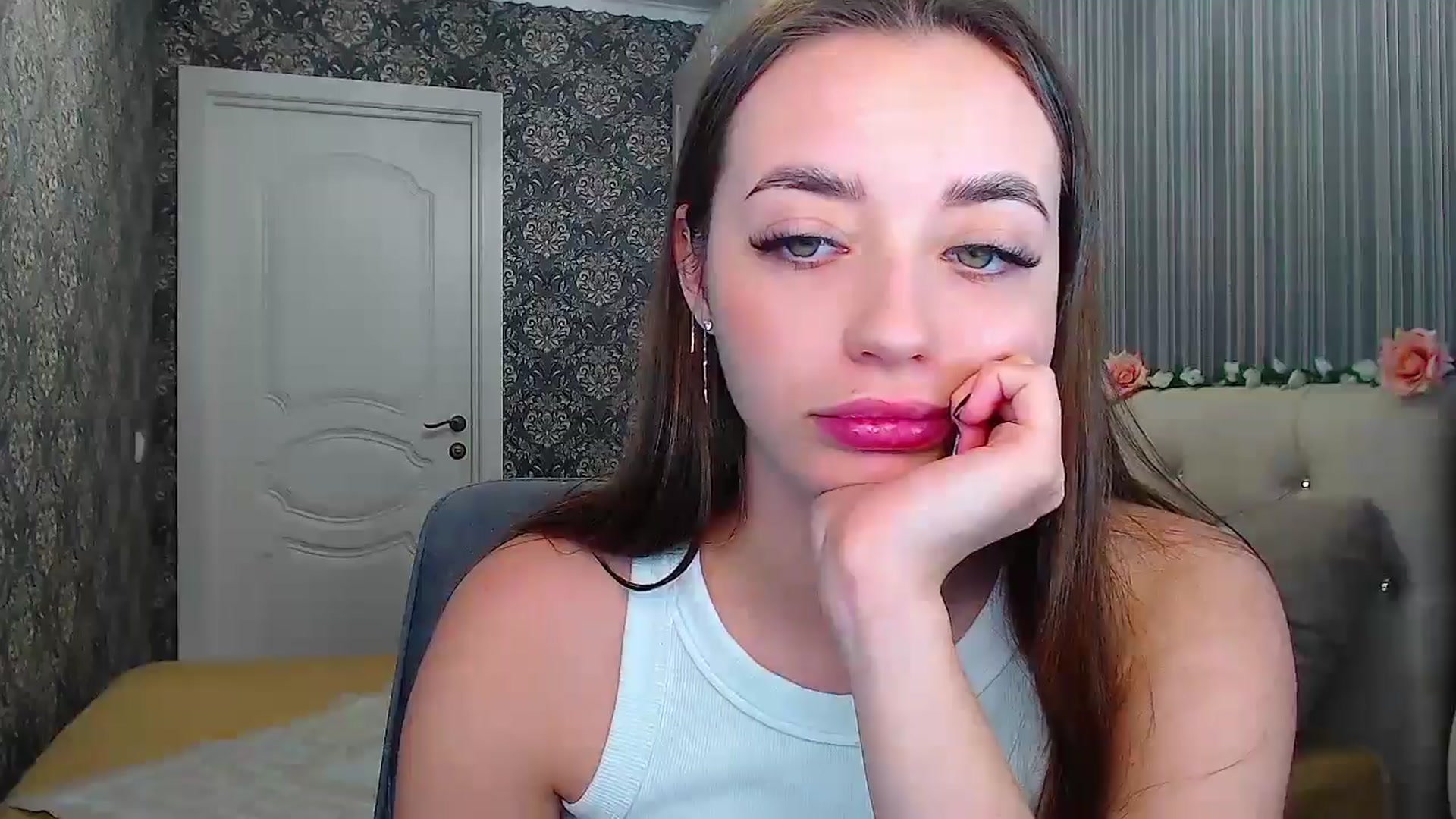 Gallery image thumbnail from EmeraldLilyyy's myfreecams stream on, 11/06/2024, 15:07 image 16 of 20