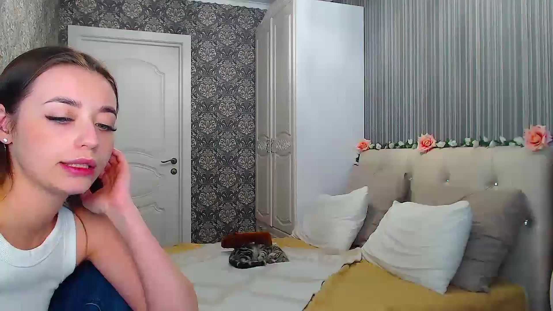 Gallery image thumbnail from EmeraldLilyyy's myfreecams stream on, 11/06/2024, 15:07 image 13 of 20
