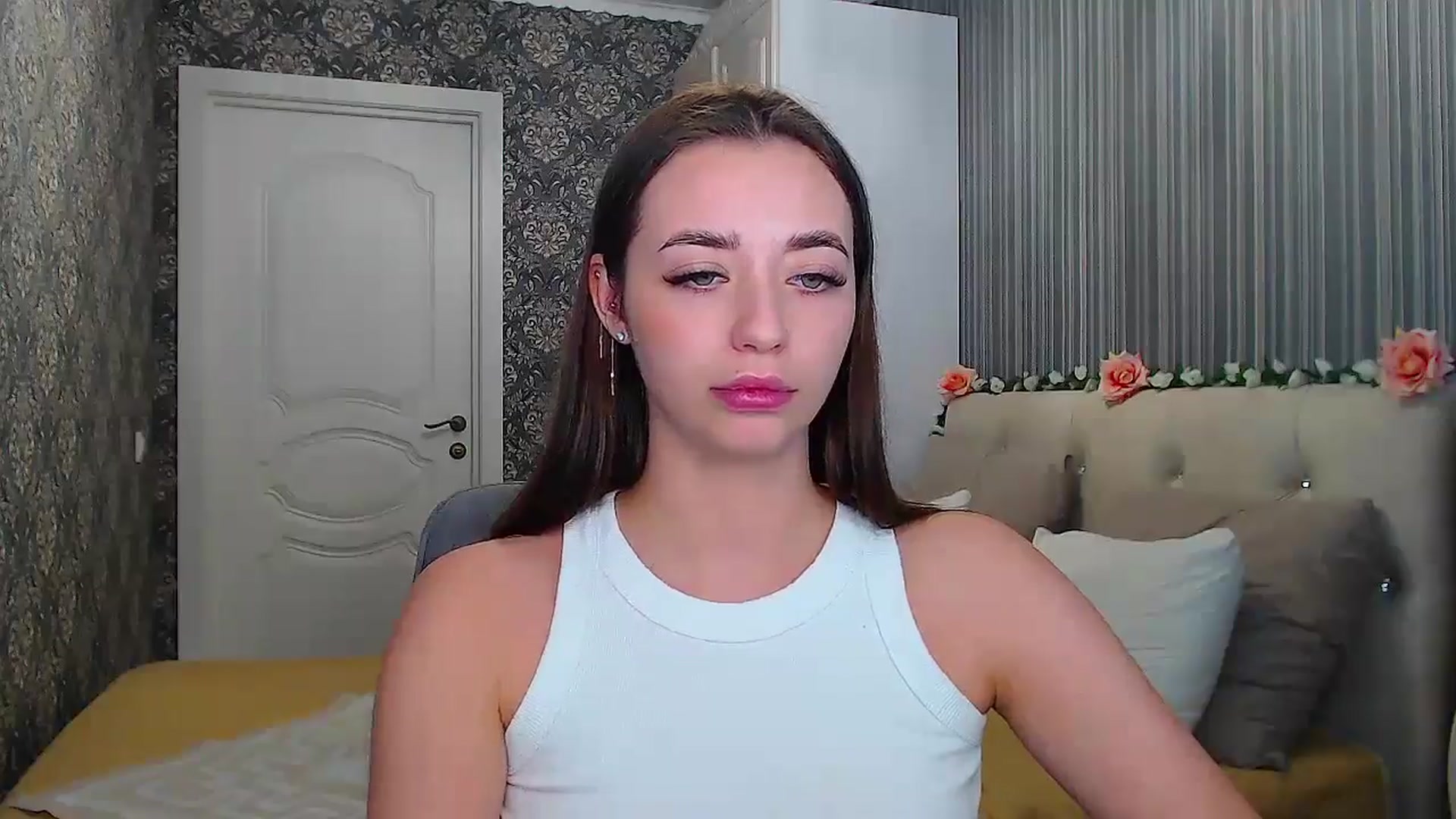 Gallery image thumbnail from EmeraldLilyyy's myfreecams stream on, 11/06/2024, 15:07 image 15 of 20