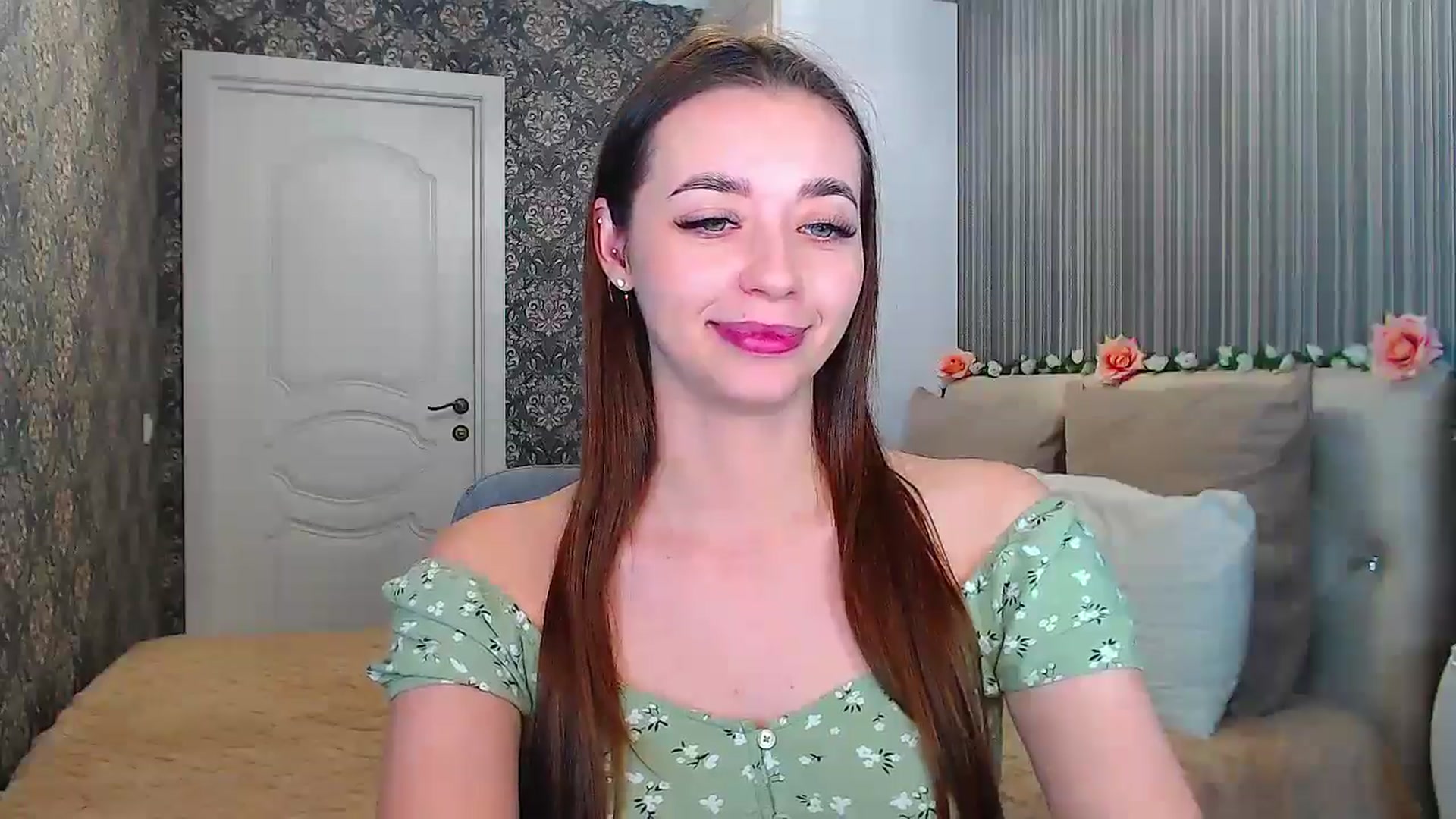 Gallery image thumbnail from EmeraldLilyyy's myfreecams stream on, 11/08/2024, 14:25 image 11 of 20