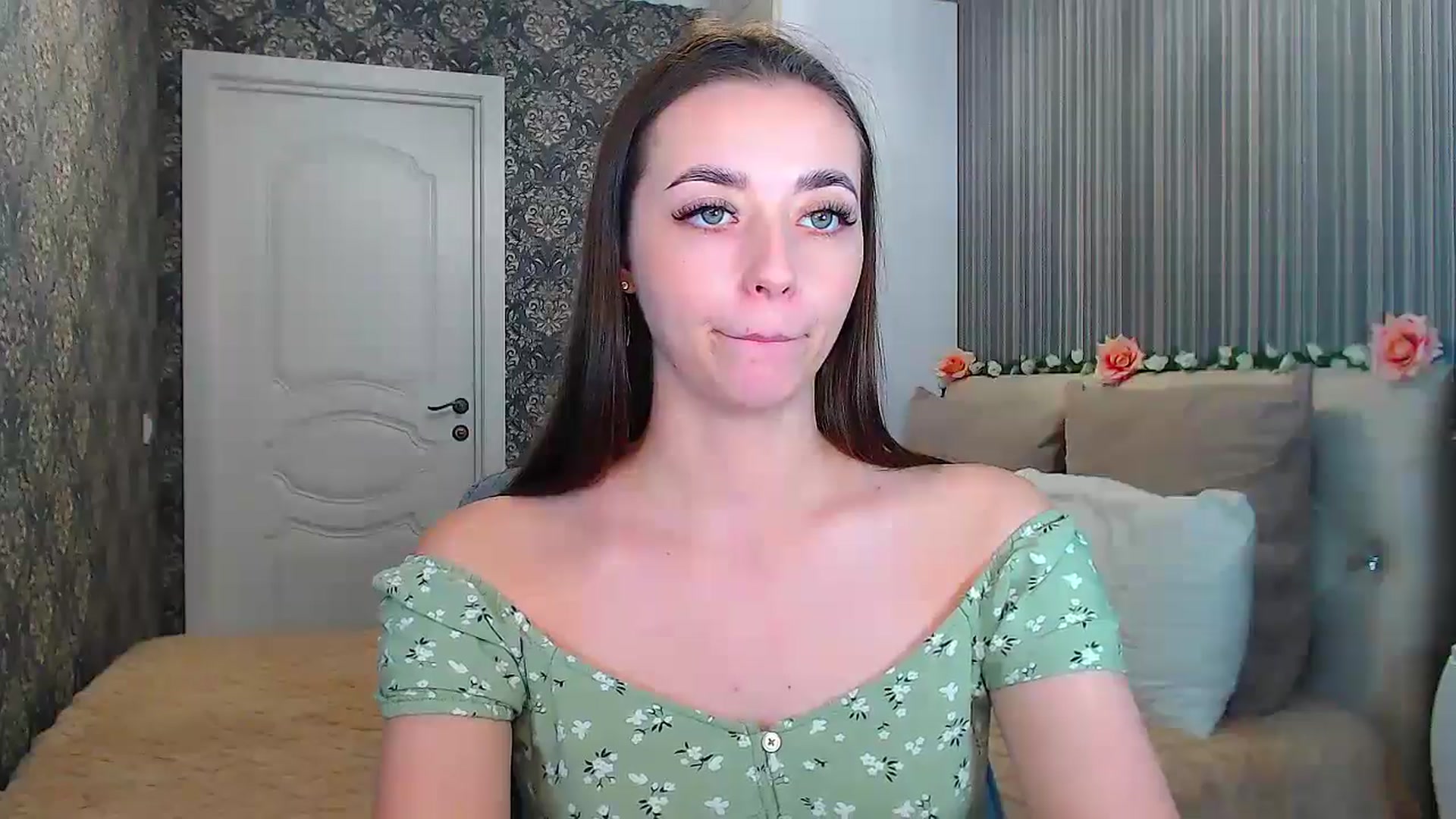 Gallery image thumbnail from EmeraldLilyyy's myfreecams stream on, 11/08/2024, 14:25 image 5 of 20