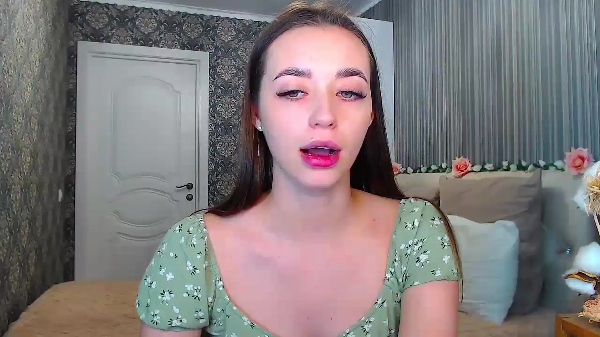 Gallery image thumbnail from EmeraldLilyyy's myfreecams stream on, 11/08/2024, 14:25 image 17 of 20