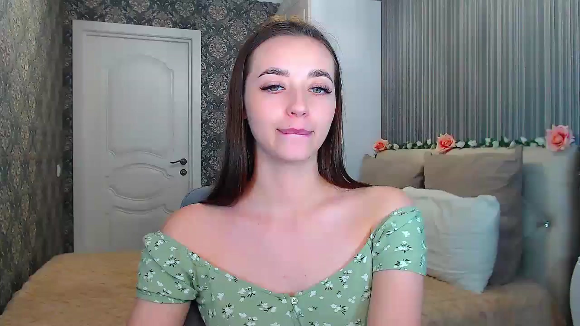 Gallery image thumbnail from EmeraldLilyyy's myfreecams stream on, 11/08/2024, 14:25 image 8 of 20