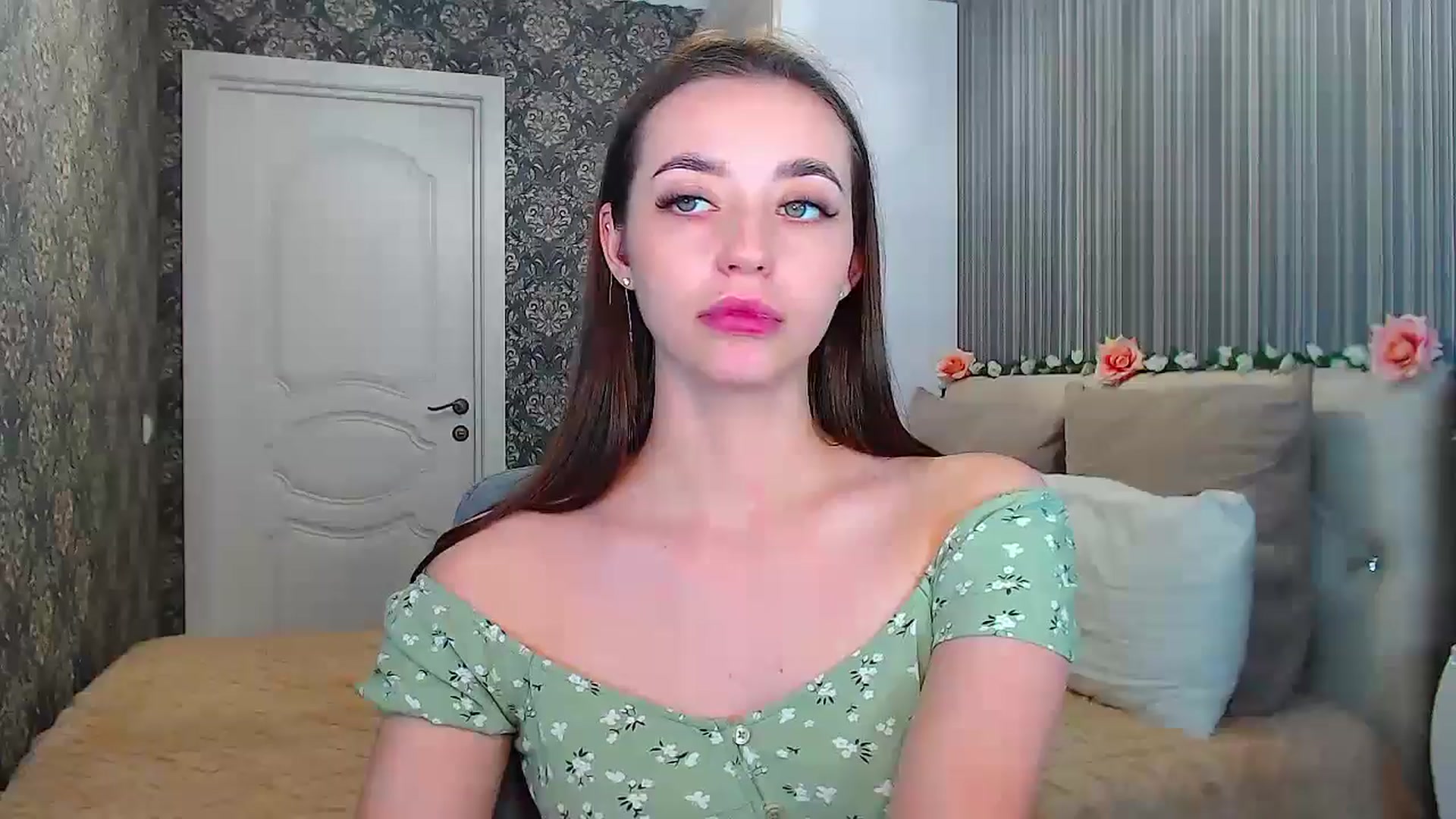 Gallery image thumbnail from EmeraldLilyyy's myfreecams stream on, 11/08/2024, 14:25 image 13 of 20