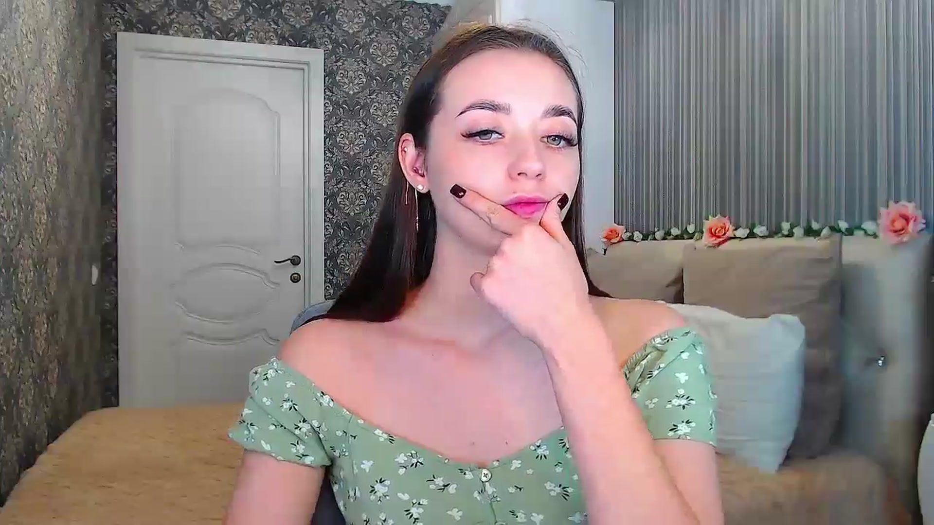 Gallery image thumbnail from EmeraldLilyyy's myfreecams stream on, 11/08/2024, 14:25 image 12 of 20