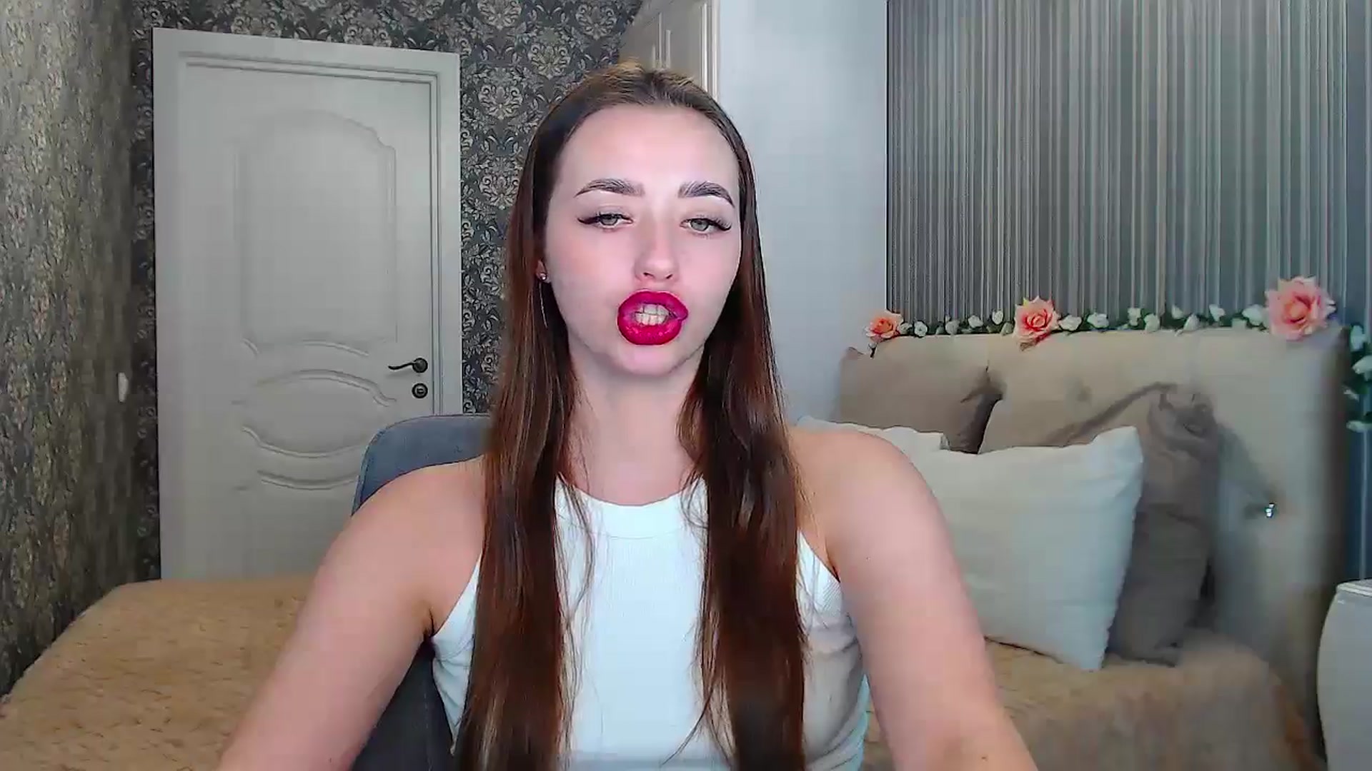 Gallery image thumbnail from EmeraldLilyyy's myfreecams stream on, 11/11/2024, 14:05 image 12 of 20