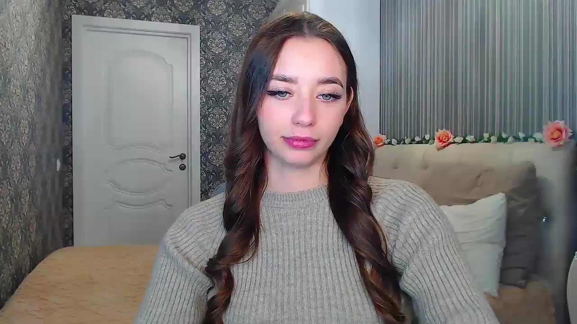 Gallery image thumbnail from EmeraldLilyyy's myfreecams stream on, 11/14/2024, 14:45 image 9 of 20