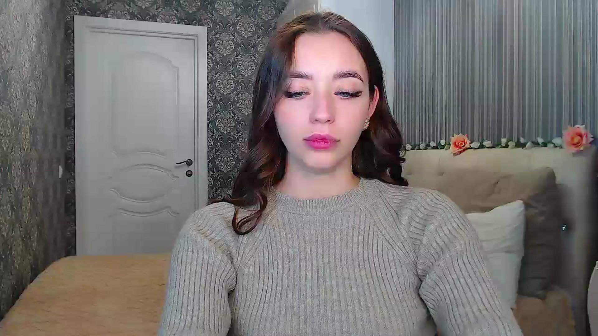 Gallery image thumbnail from EmeraldLilyyy's myfreecams stream on, 11/14/2024, 14:45 image 16 of 20