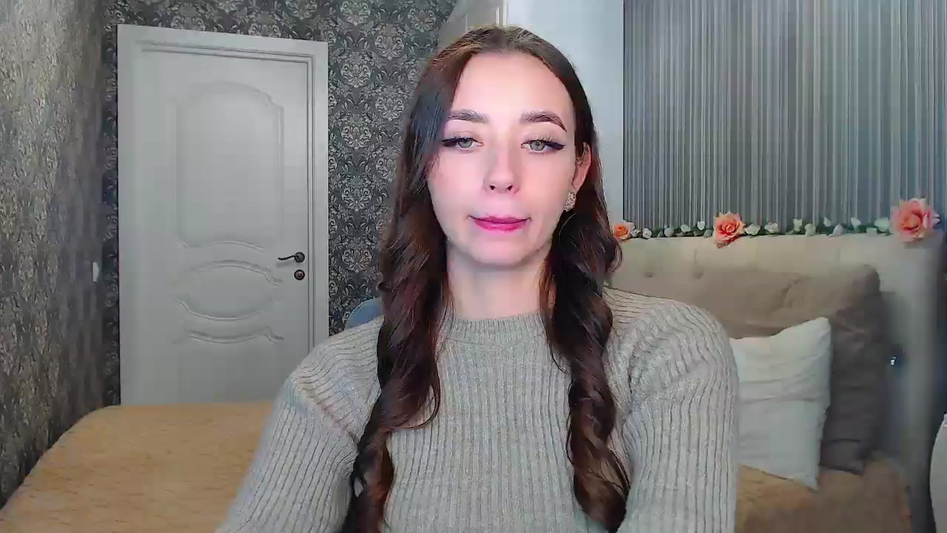 Gallery image thumbnail from EmeraldLilyyy's myfreecams stream on, 11/14/2024, 14:45 image 8 of 20