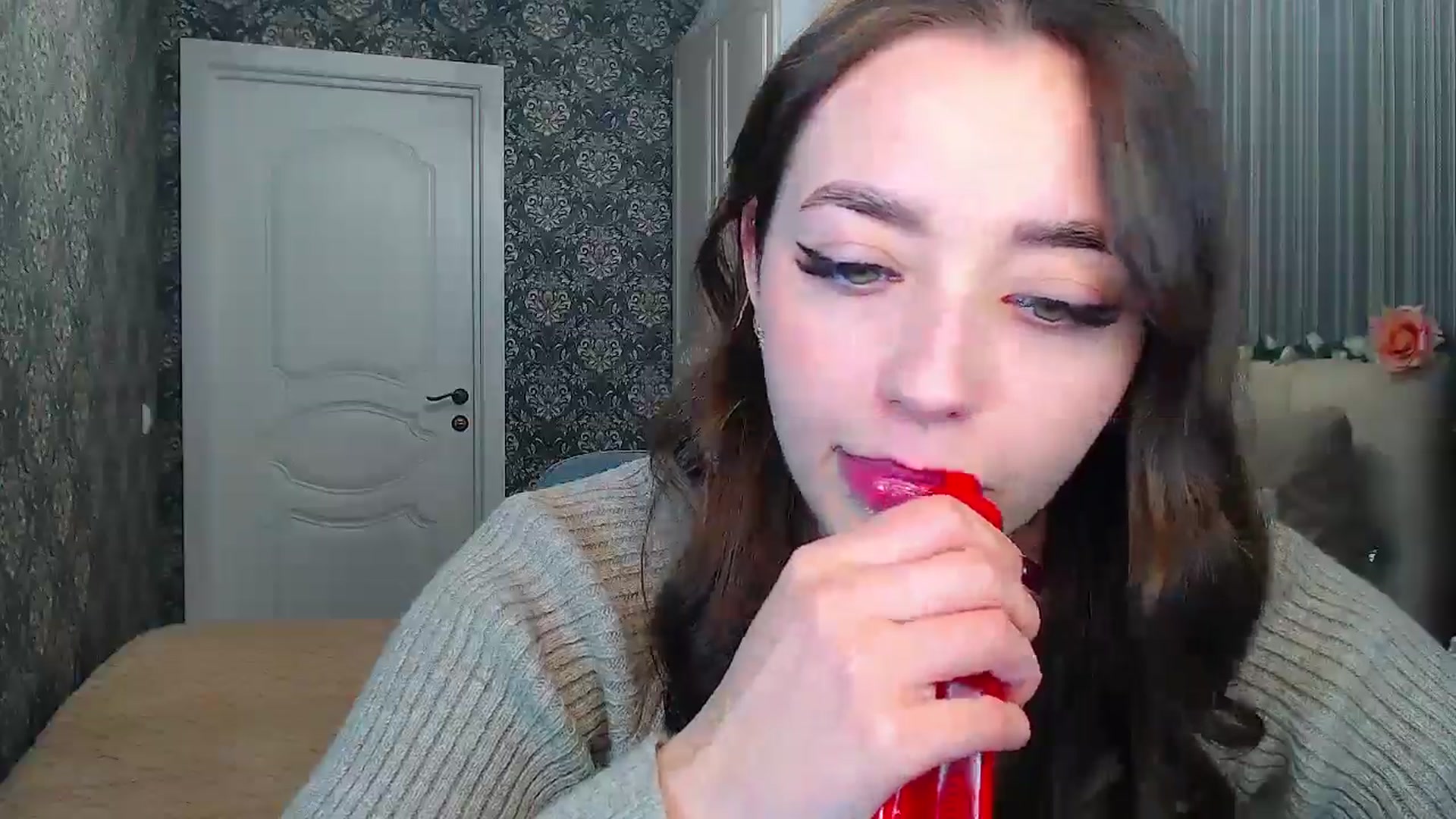 Gallery image thumbnail from EmeraldLilyyy's myfreecams stream on, 11/14/2024, 14:45 image 18 of 20
