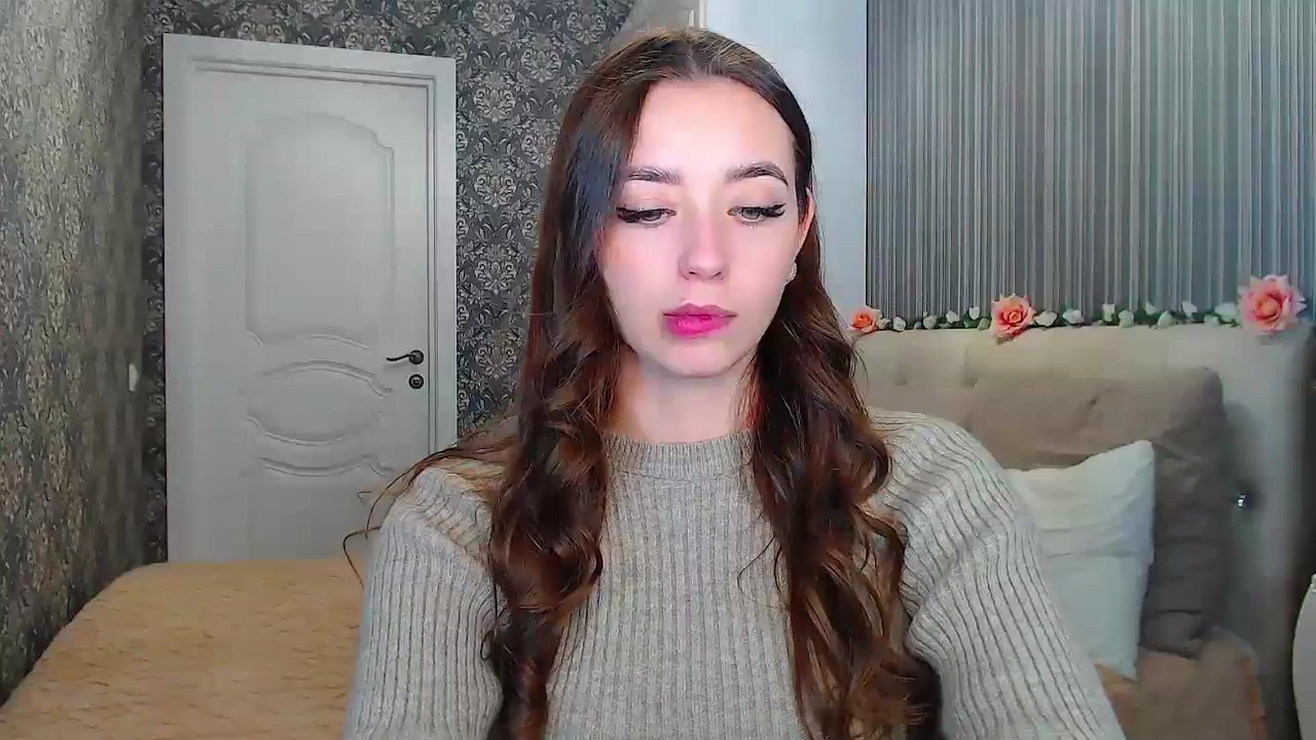Gallery image thumbnail from EmeraldLilyyy's myfreecams stream on, 11/14/2024, 14:45 image 5 of 20