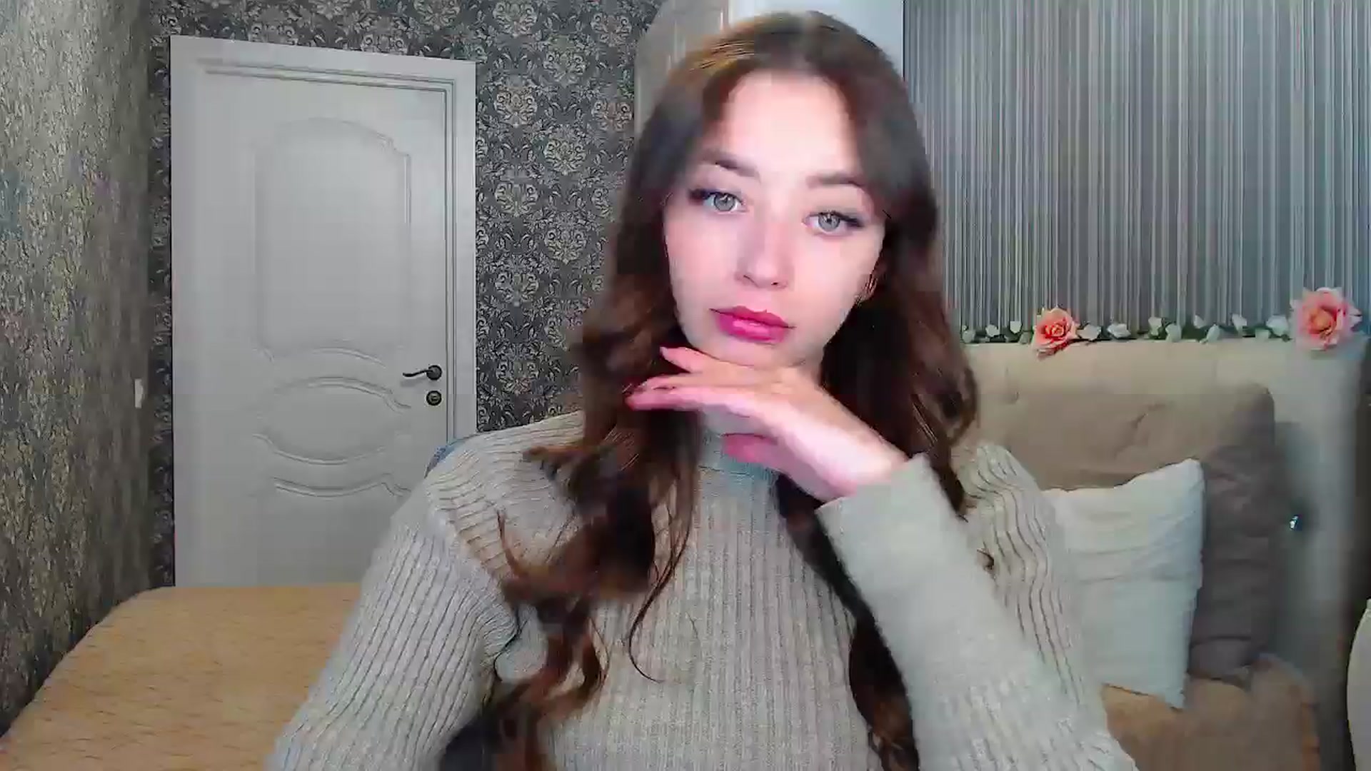 Gallery image thumbnail from EmeraldLilyyy's myfreecams stream on, 11/14/2024, 14:45 image 1 of 20