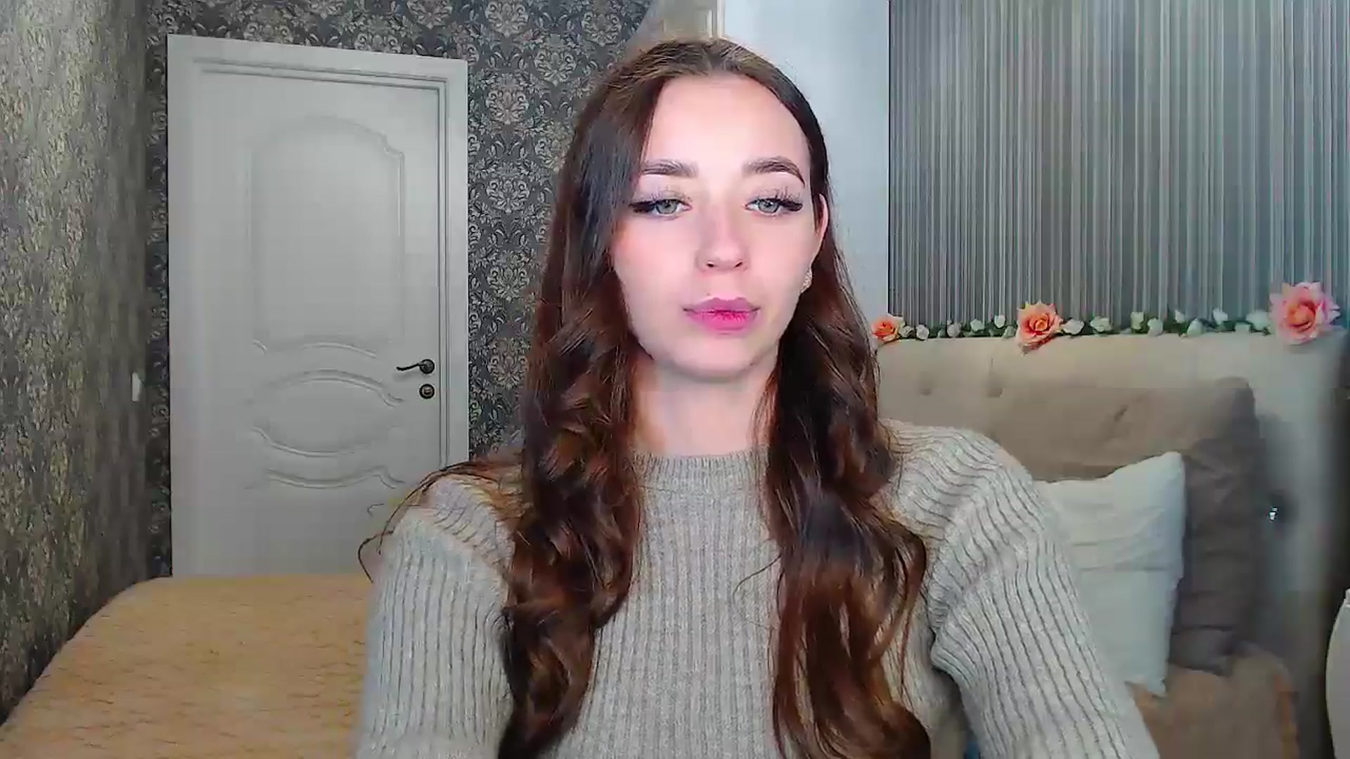 Gallery image thumbnail from EmeraldLilyyy's myfreecams stream on, 11/14/2024, 14:45 image 6 of 20
