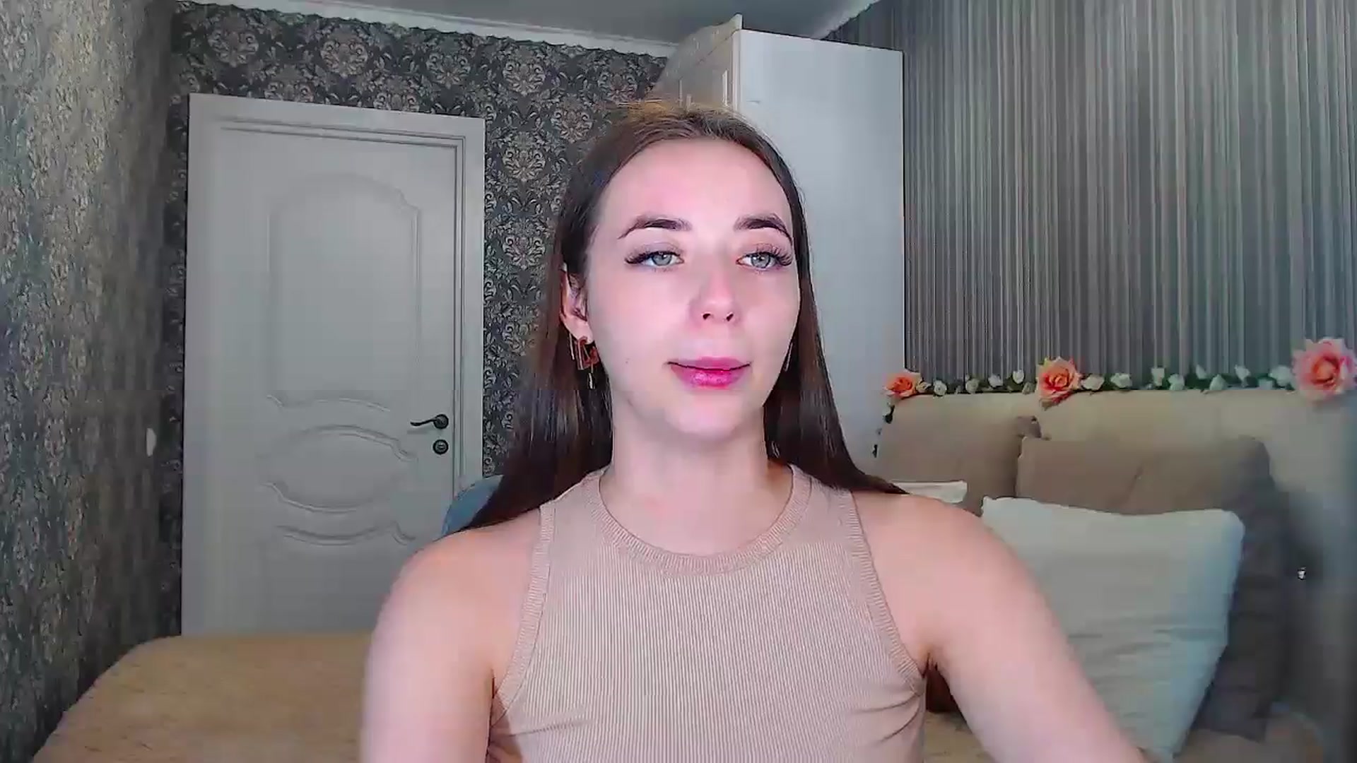 Gallery image thumbnail from EmeraldLilyyy's myfreecams stream on, 11/15/2024, 15:00 image 20 of 20