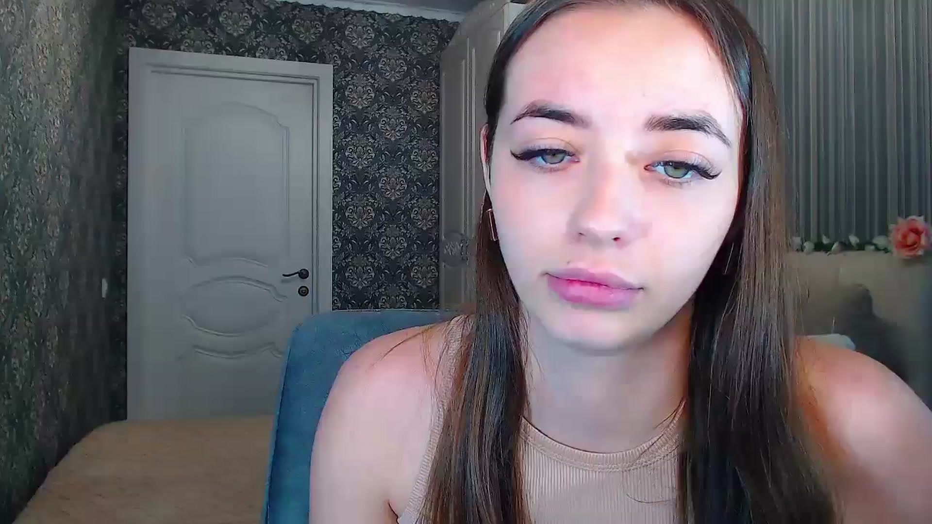 Gallery image thumbnail from EmeraldLilyyy's myfreecams stream on, 11/15/2024, 15:00 image 7 of 20