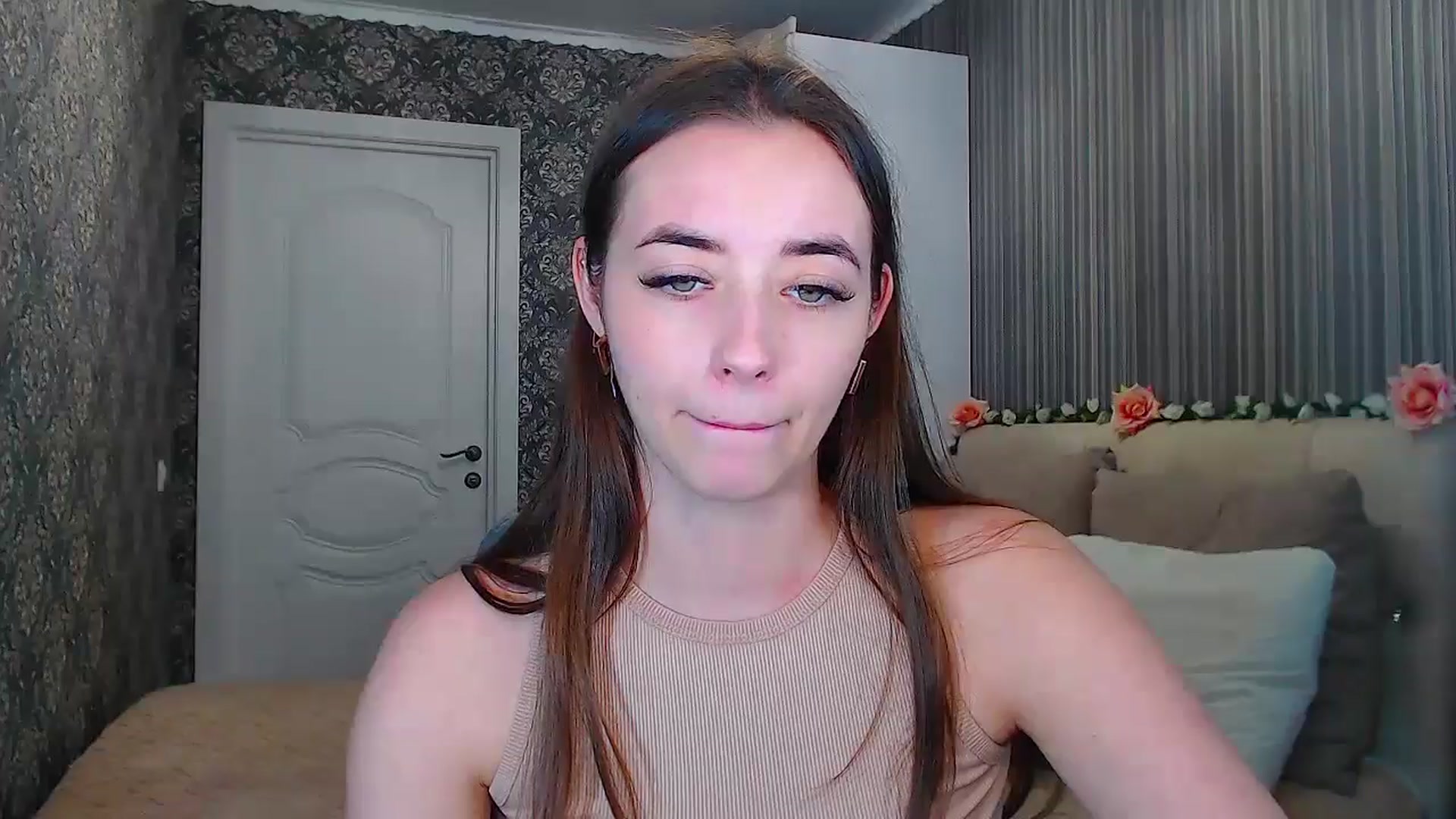 Gallery image thumbnail from EmeraldLilyyy's myfreecams stream on, 11/15/2024, 15:00 image 14 of 20
