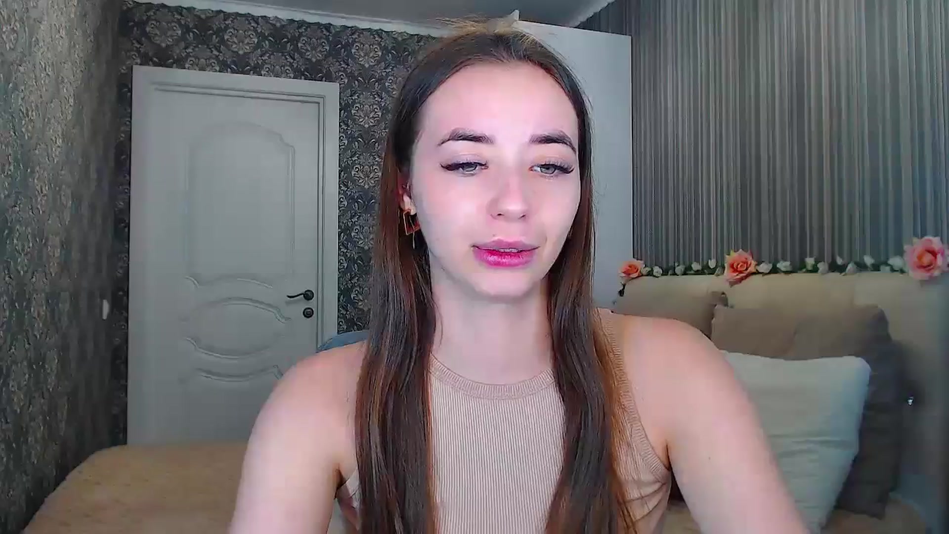 Gallery image thumbnail from EmeraldLilyyy's myfreecams stream on, 11/15/2024, 15:00 image 18 of 20