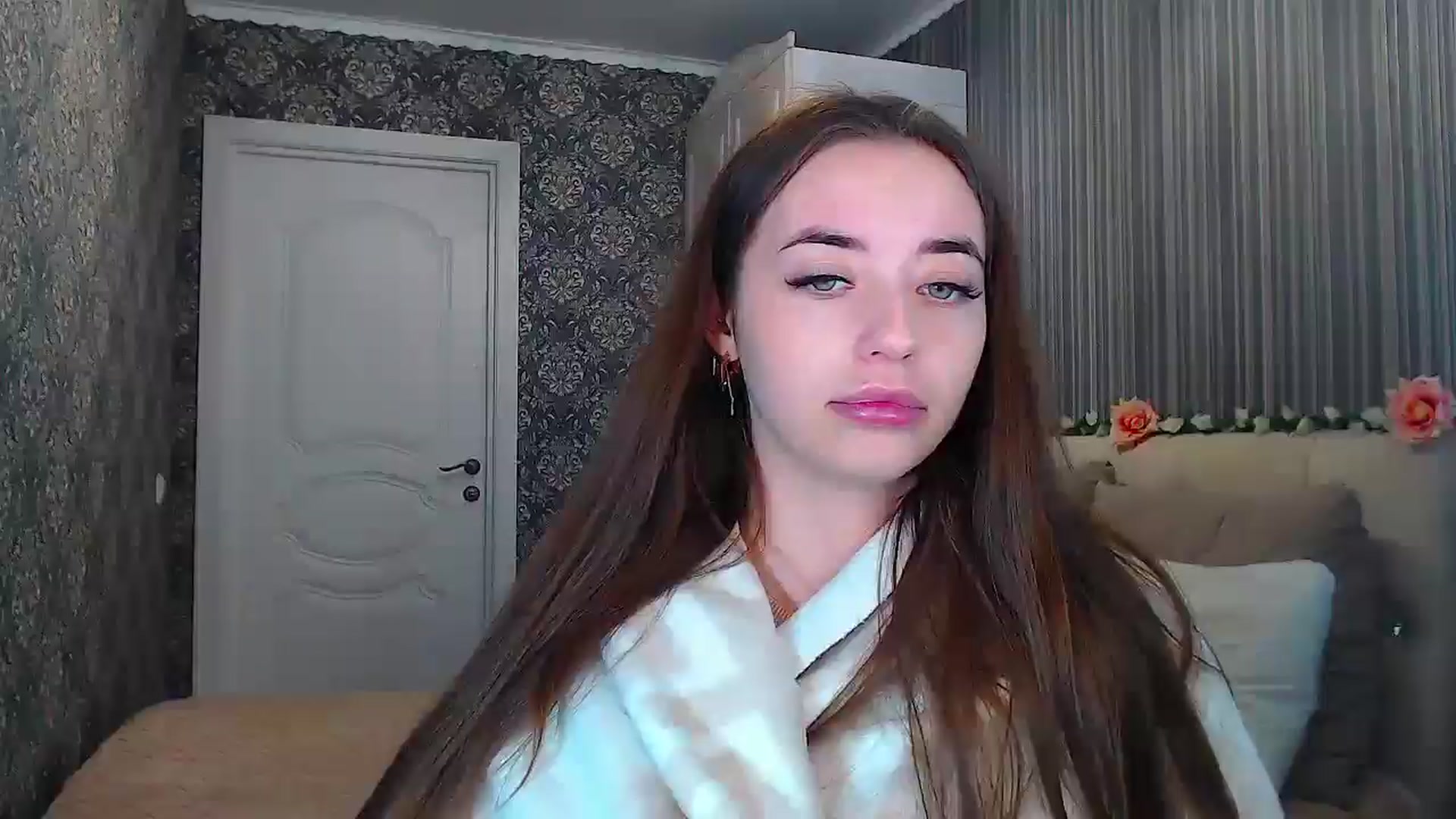 Gallery image thumbnail from EmeraldLilyyy's myfreecams stream on, 11/15/2024, 15:00 image 11 of 20