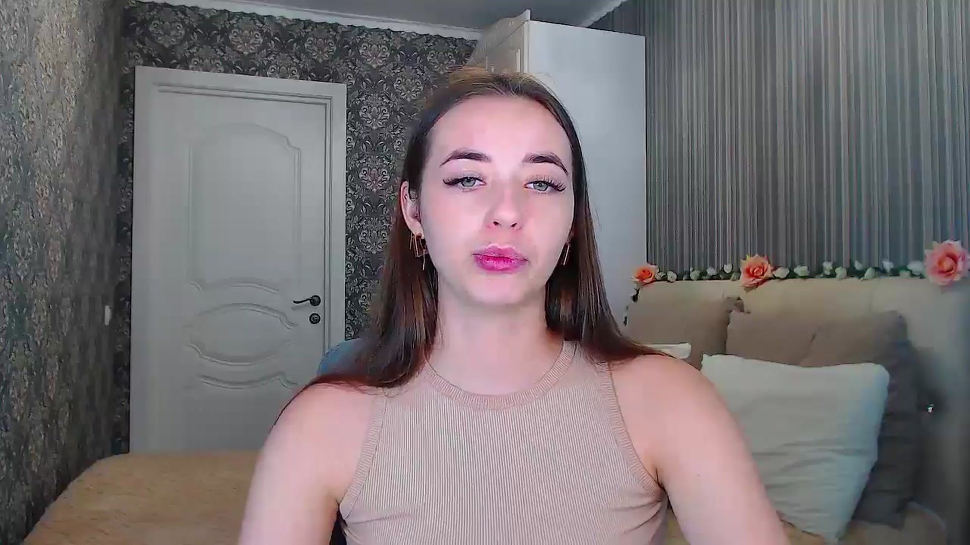 Gallery image thumbnail from EmeraldLilyyy's myfreecams stream on, 11/15/2024, 15:33 image 2 of 20
