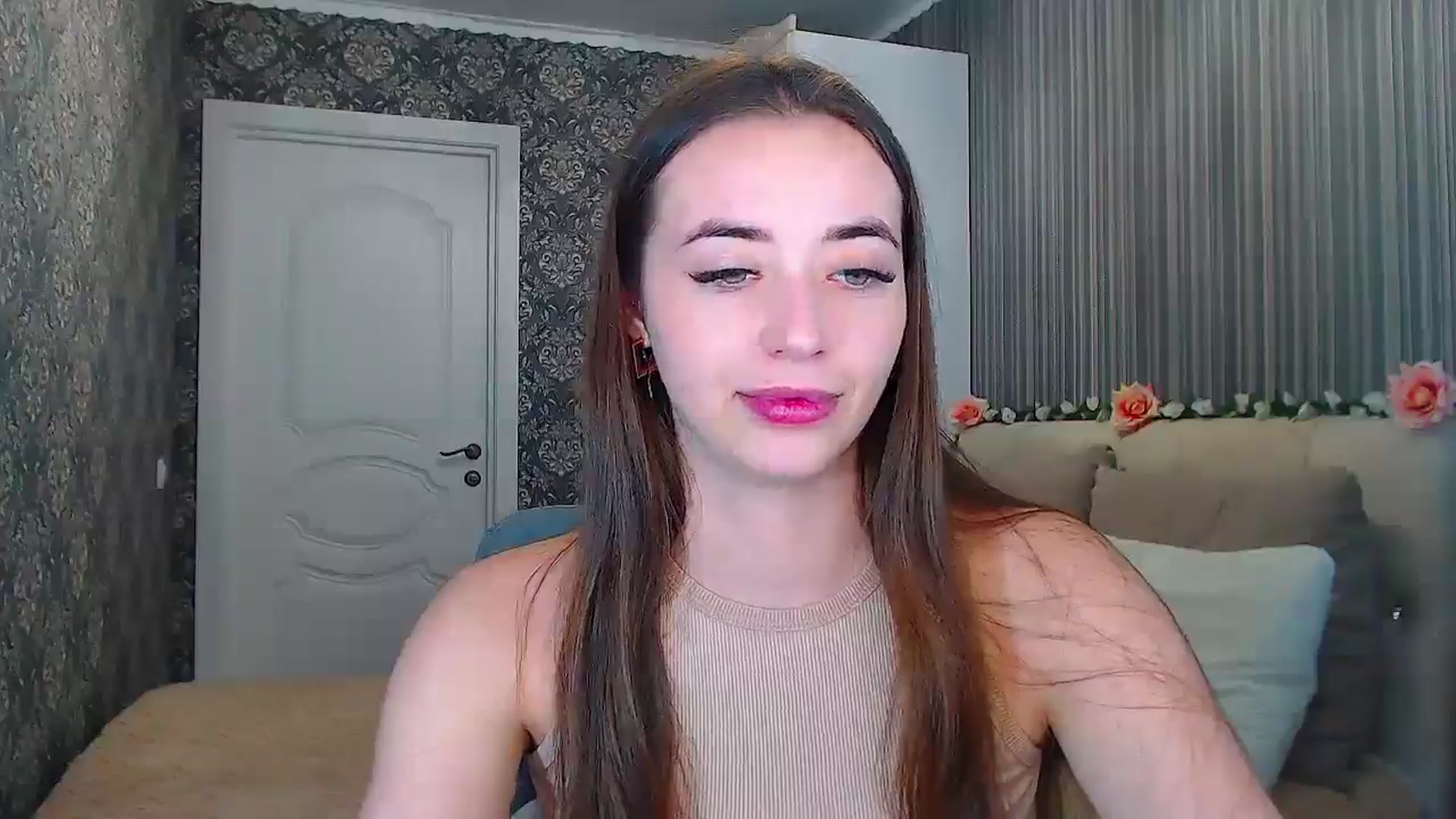 Gallery image thumbnail from EmeraldLilyyy's myfreecams stream on, 11/15/2024, 15:33 image 6 of 20