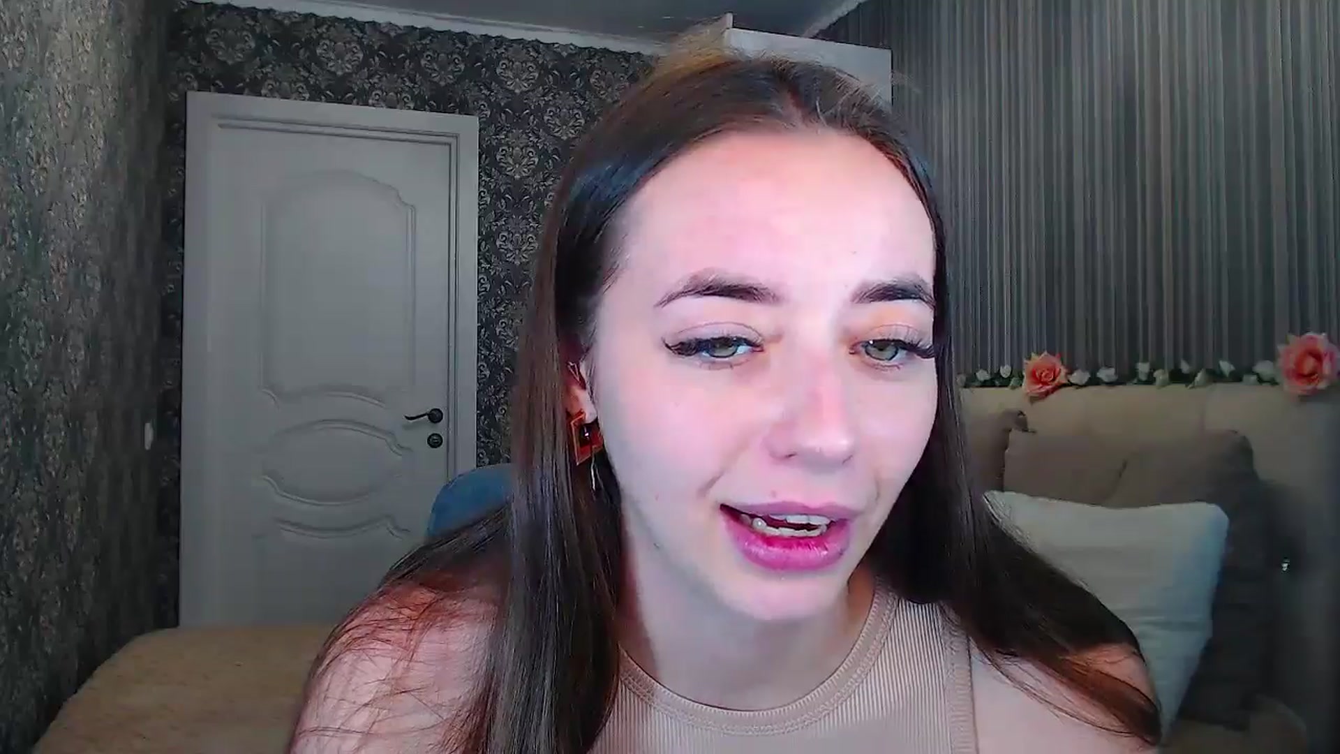 Gallery image thumbnail from EmeraldLilyyy's myfreecams stream on, 11/15/2024, 15:33 image 10 of 20