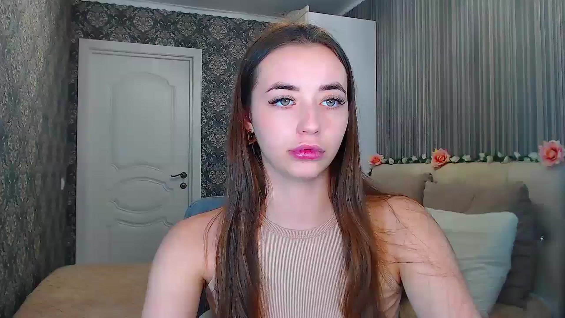 Gallery image thumbnail from EmeraldLilyyy's myfreecams stream on, 11/15/2024, 15:33 image 7 of 20