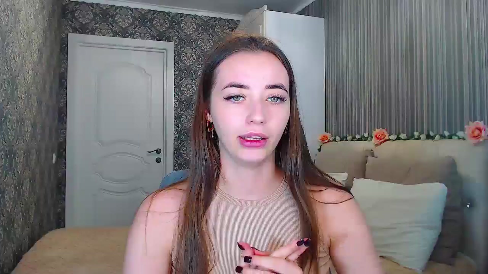 Gallery image thumbnail from EmeraldLilyyy's myfreecams stream on, 11/15/2024, 15:33 image 17 of 20