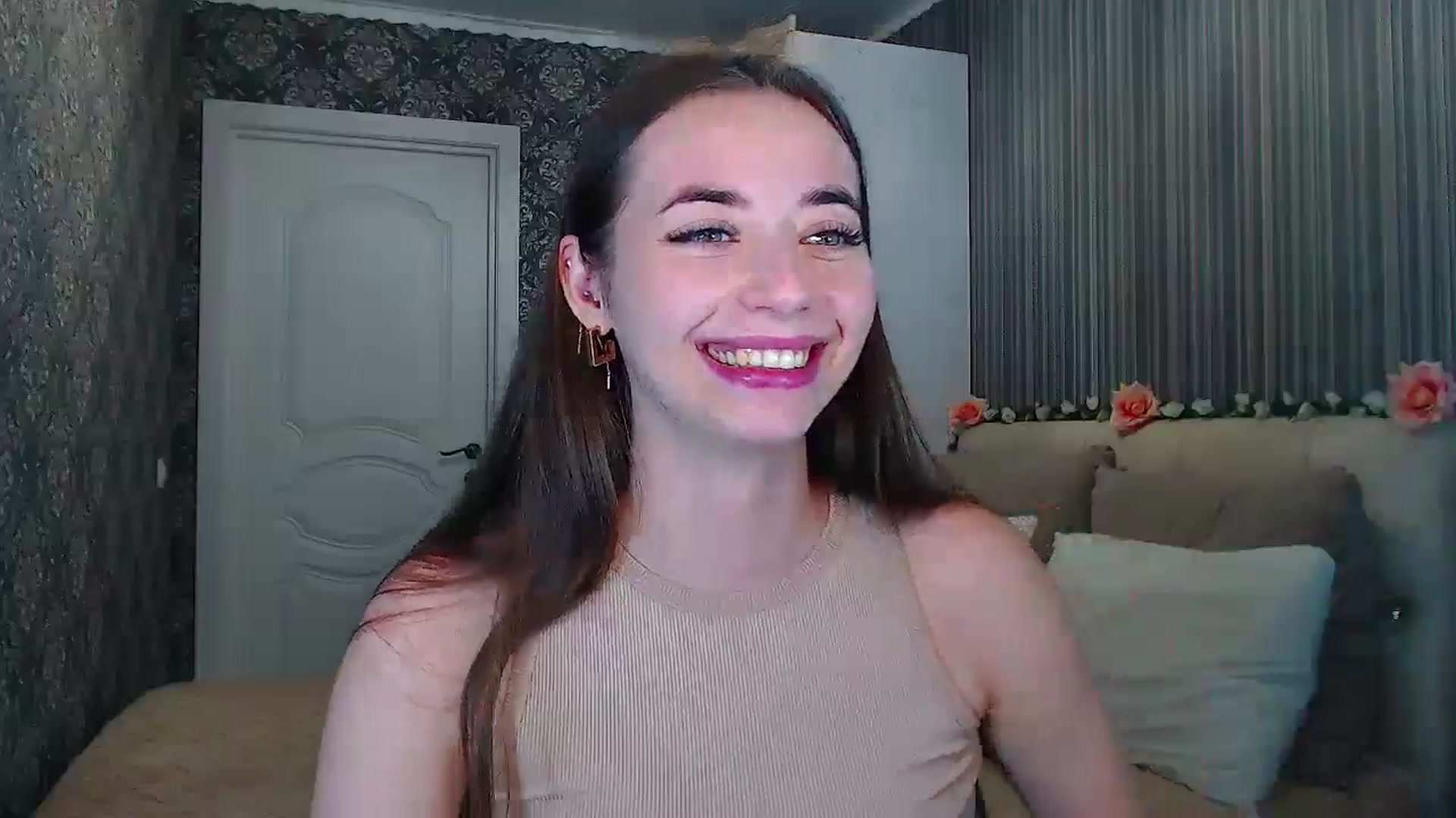 Gallery image thumbnail from EmeraldLilyyy's myfreecams stream on, 11/15/2024, 15:33 image 3 of 20