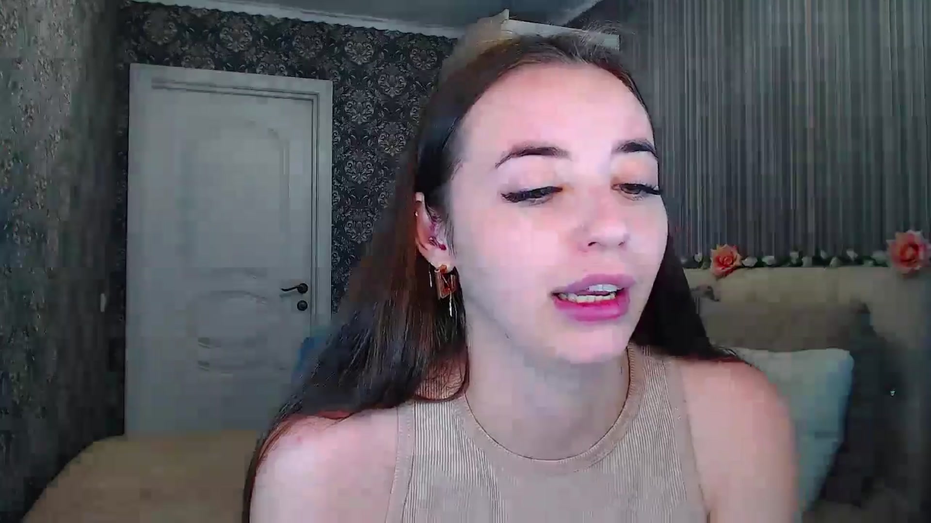 Gallery image thumbnail from EmeraldLilyyy's myfreecams stream on, 11/15/2024, 15:33 image 9 of 20