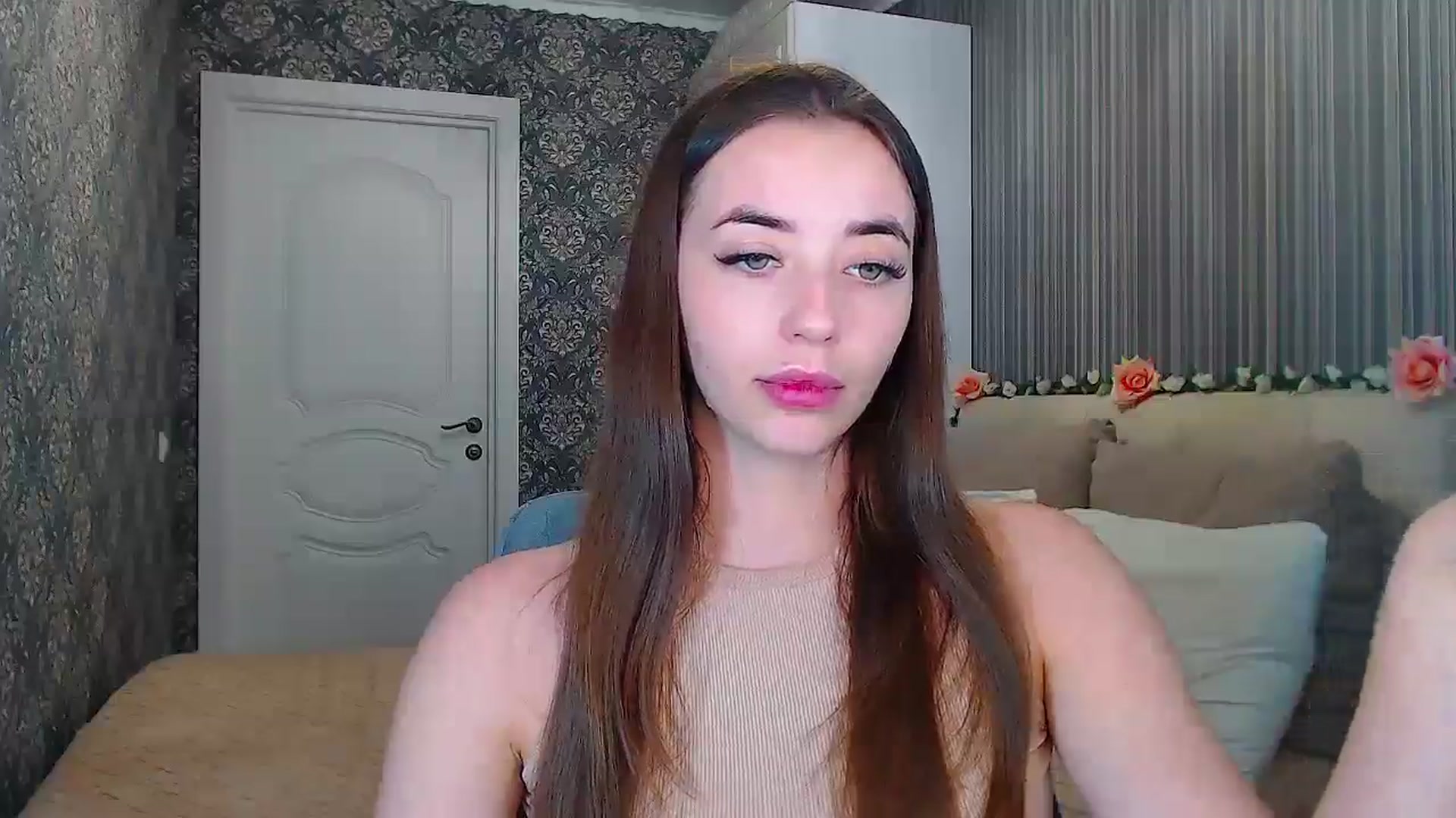 Gallery image thumbnail from EmeraldLilyyy's myfreecams stream on, 11/15/2024, 16:34 image 17 of 20