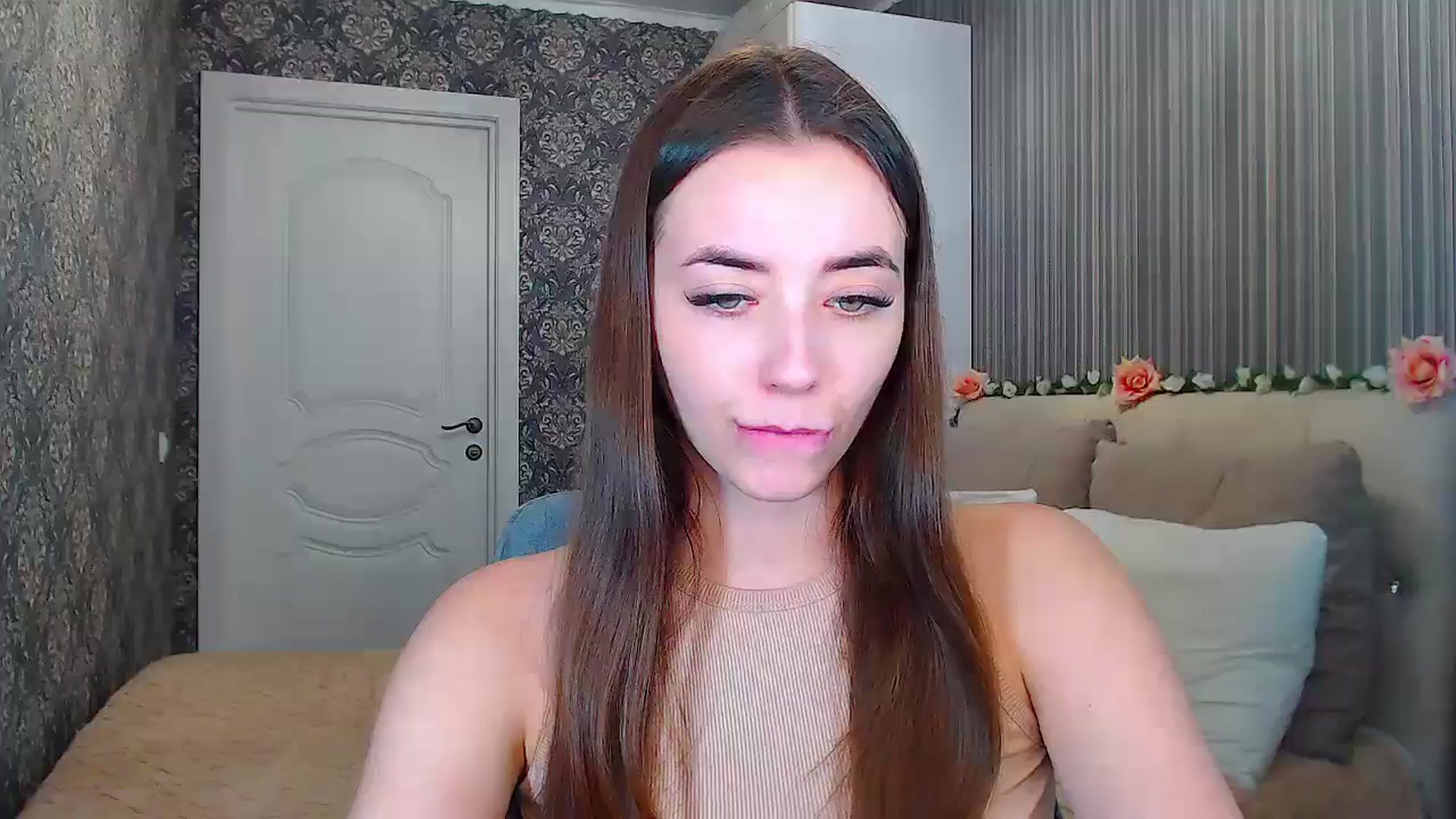 Gallery image thumbnail from EmeraldLilyyy's myfreecams stream on, 11/15/2024, 16:34 image 9 of 20