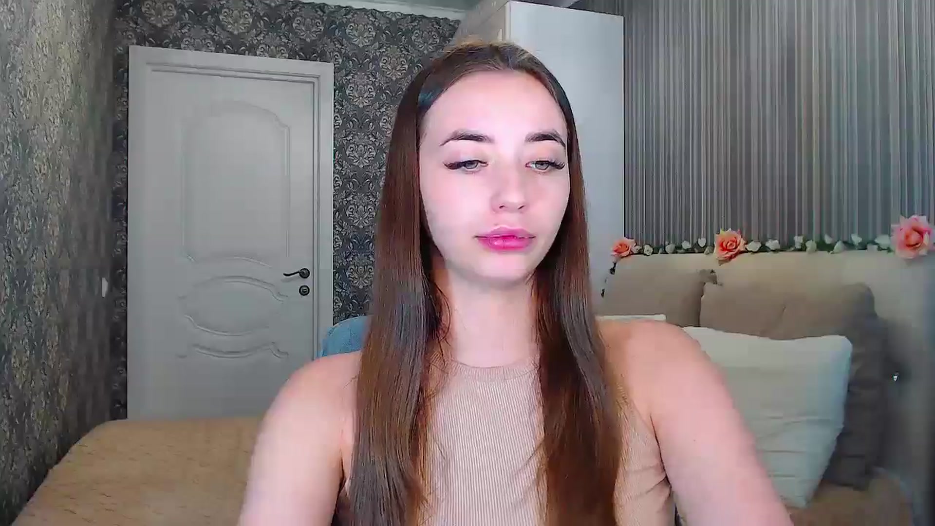 Gallery image thumbnail from EmeraldLilyyy's myfreecams stream on, 11/15/2024, 16:34 image 12 of 20