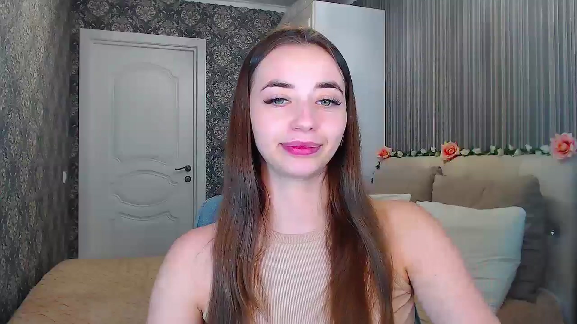 Gallery image thumbnail from EmeraldLilyyy's myfreecams stream on, 11/15/2024, 16:34 image 18 of 20