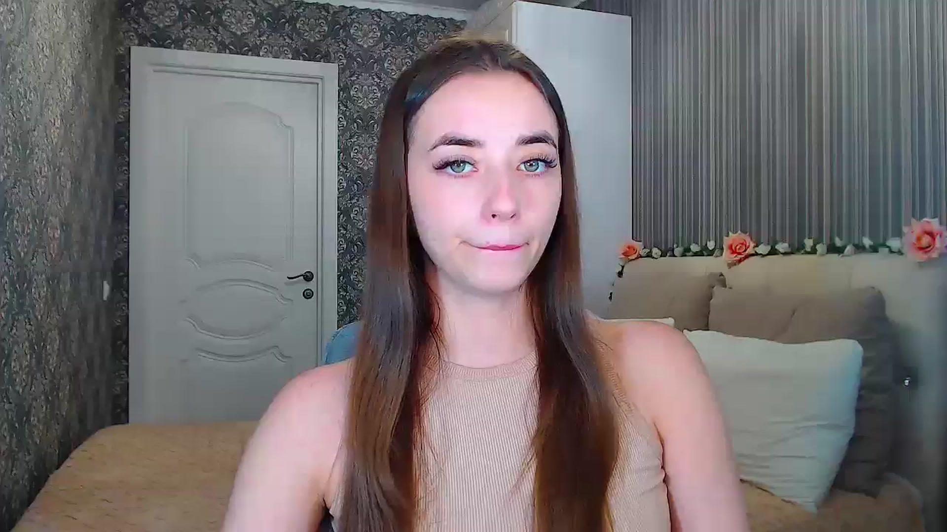 Gallery image thumbnail from EmeraldLilyyy's myfreecams stream on, 11/15/2024, 16:34 image 6 of 20