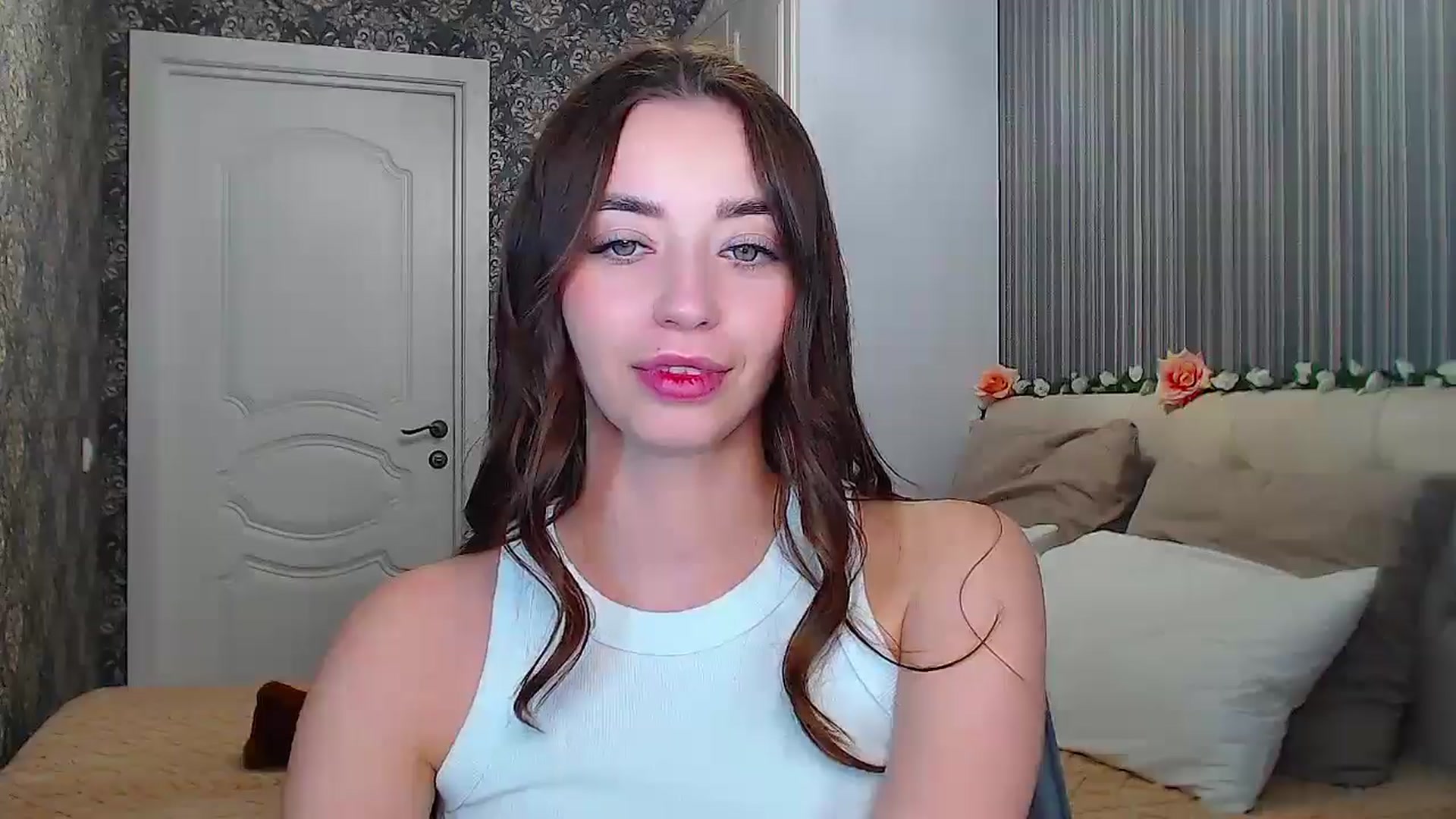 Gallery image thumbnail from EmeraldLilyyy's myfreecams stream on, 11/25/2024, 14:47 image 11 of 20