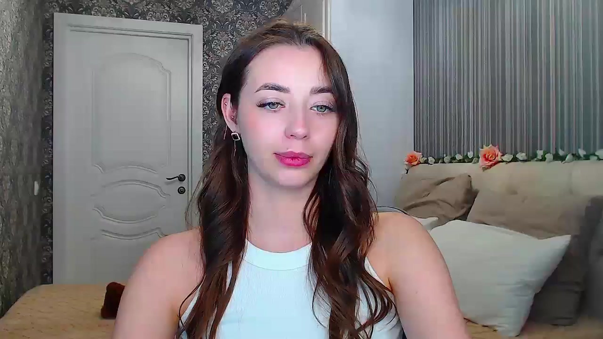 Gallery image thumbnail from EmeraldLilyyy's myfreecams stream on, 11/25/2024, 14:47 image 18 of 20
