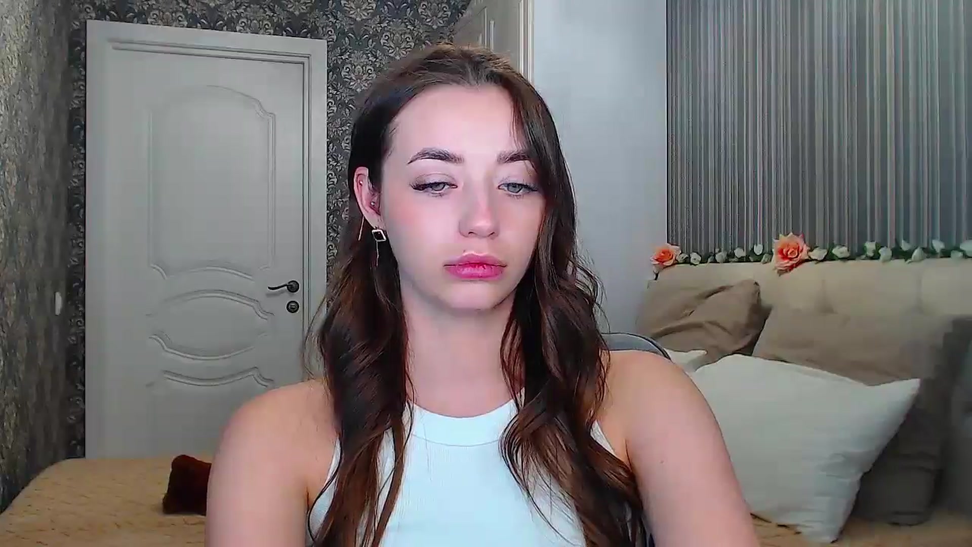 Gallery image thumbnail from EmeraldLilyyy's myfreecams stream on, 11/25/2024, 14:47 image 16 of 20
