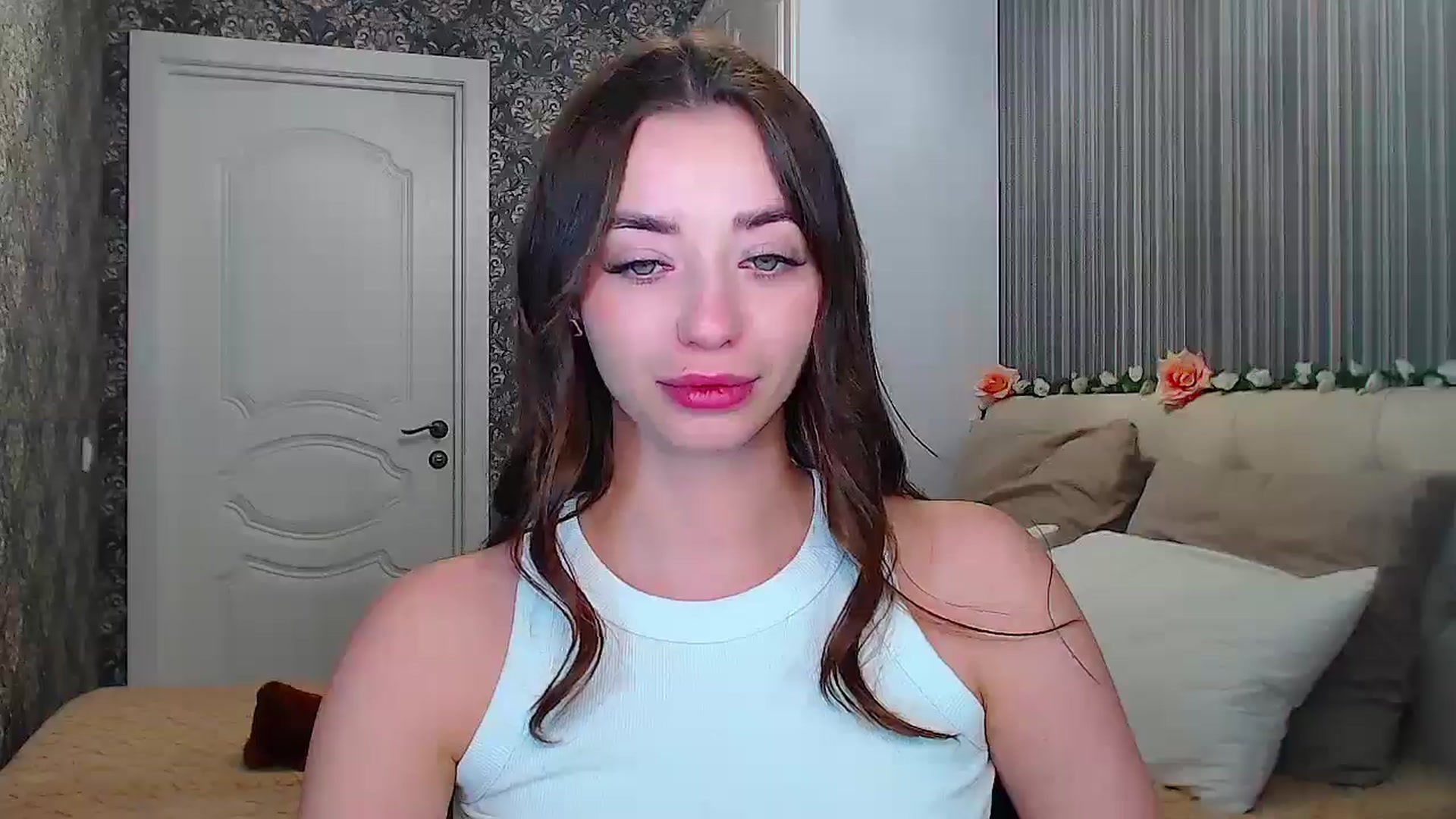 Gallery image thumbnail from EmeraldLilyyy's myfreecams stream on, 11/25/2024, 14:47 image 10 of 20