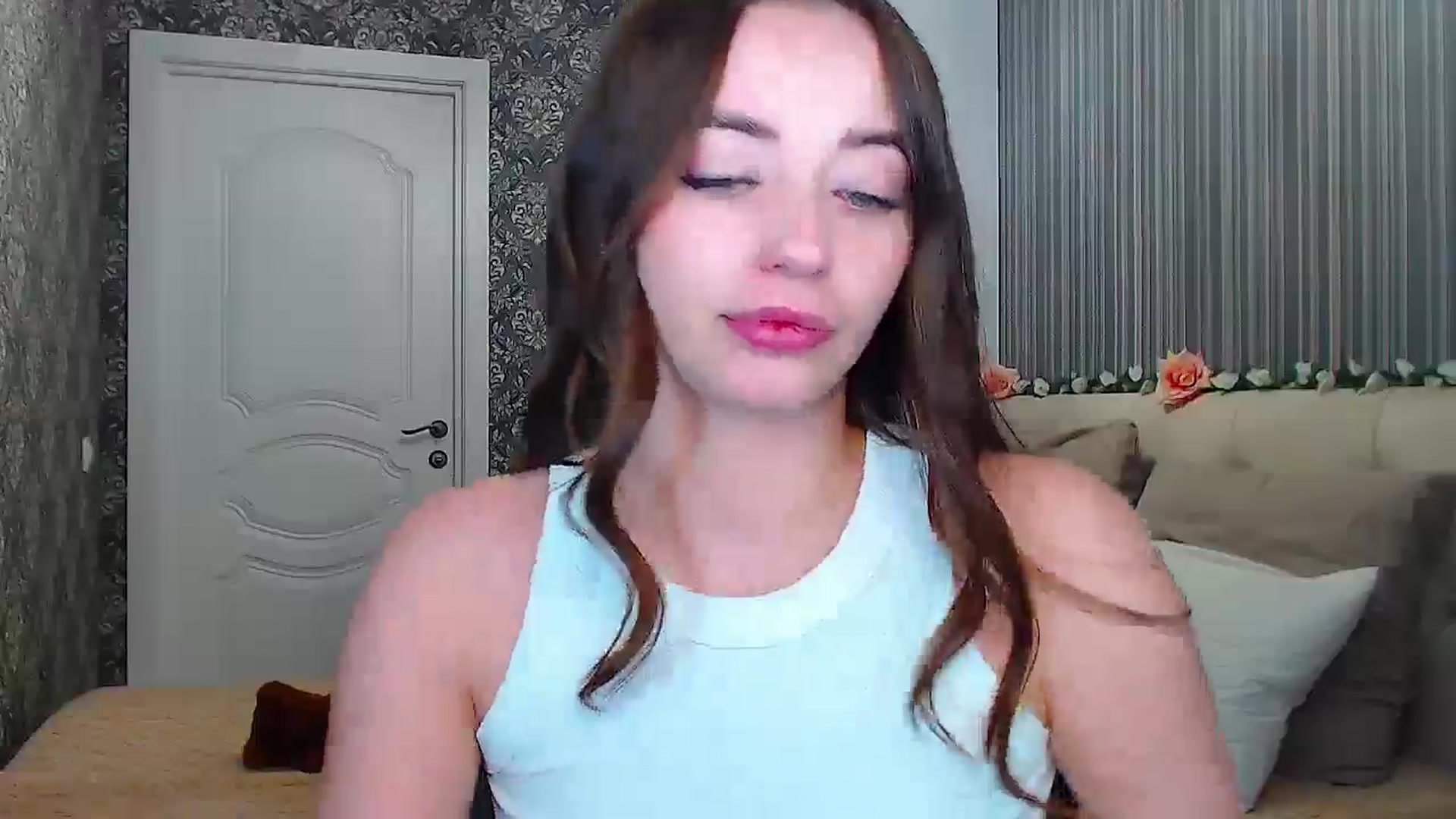 Gallery image thumbnail from EmeraldLilyyy's myfreecams stream on, 11/25/2024, 14:47 image 9 of 20