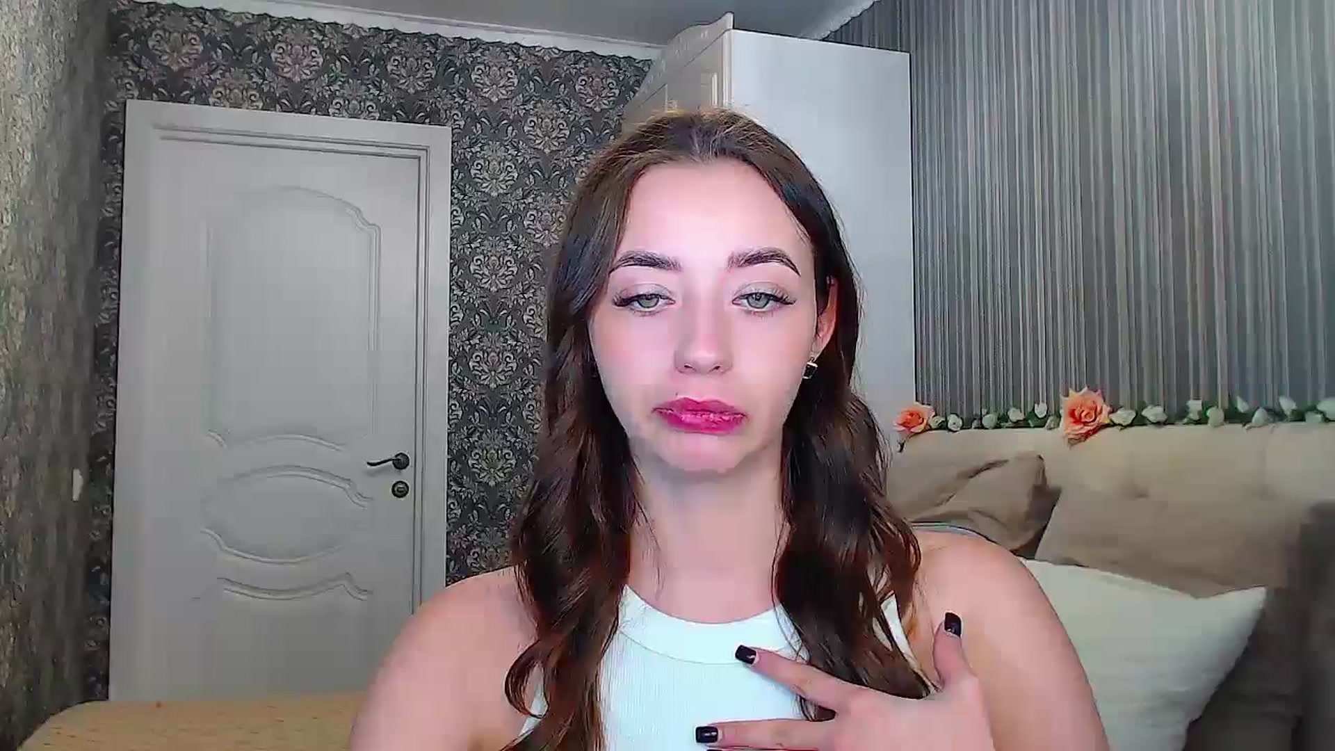 Gallery image thumbnail from EmeraldLilyyy's myfreecams stream on, 11/25/2024, 15:17 image 4 of 20
