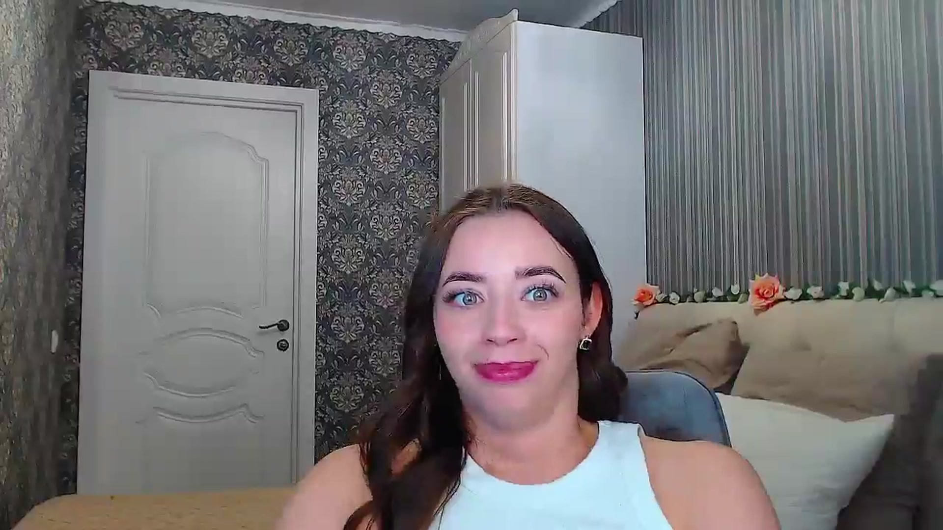 Gallery image thumbnail from EmeraldLilyyy's myfreecams stream on, 11/25/2024, 15:17 image 7 of 20