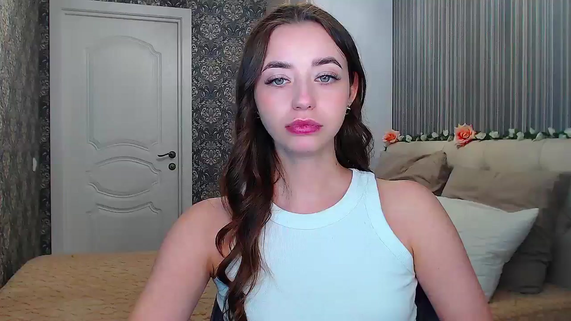 Gallery image thumbnail from EmeraldLilyyy's myfreecams stream on, 11/25/2024, 15:17 image 8 of 20
