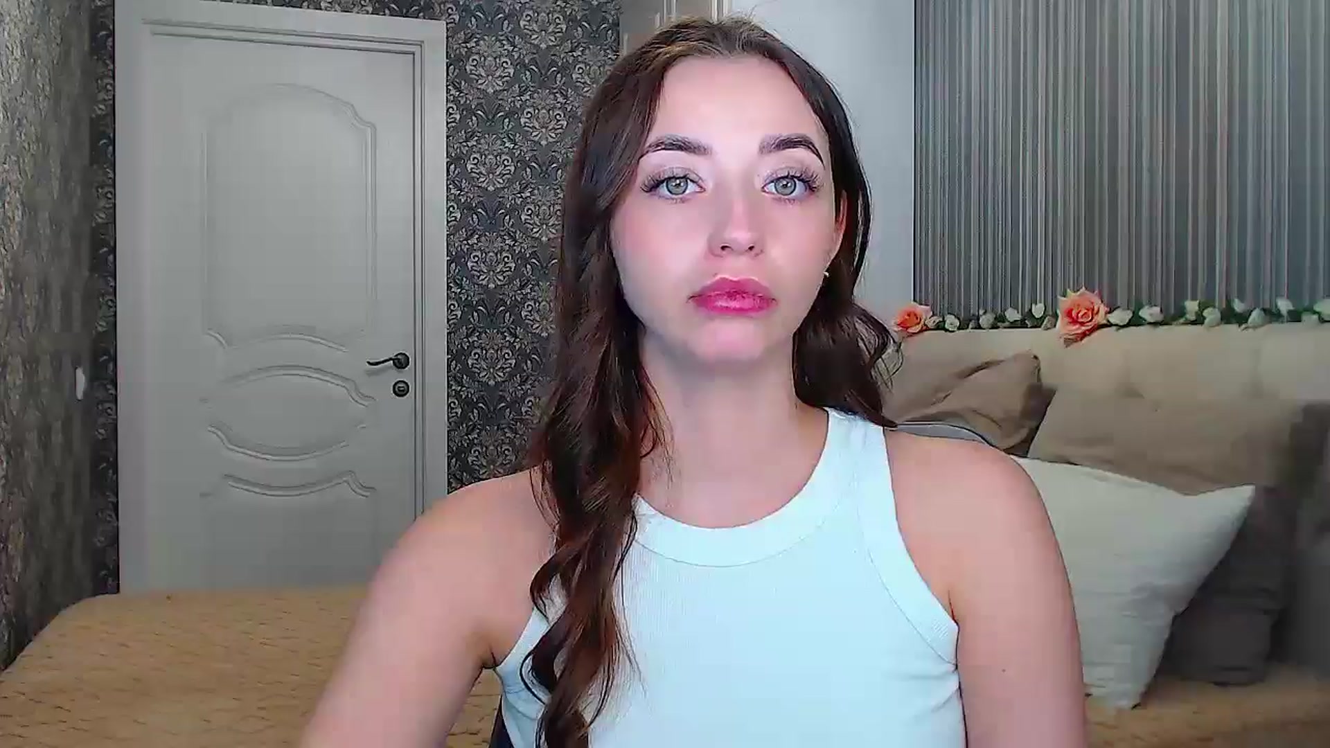 Gallery image thumbnail from EmeraldLilyyy's myfreecams stream on, 11/25/2024, 15:17 image 10 of 20