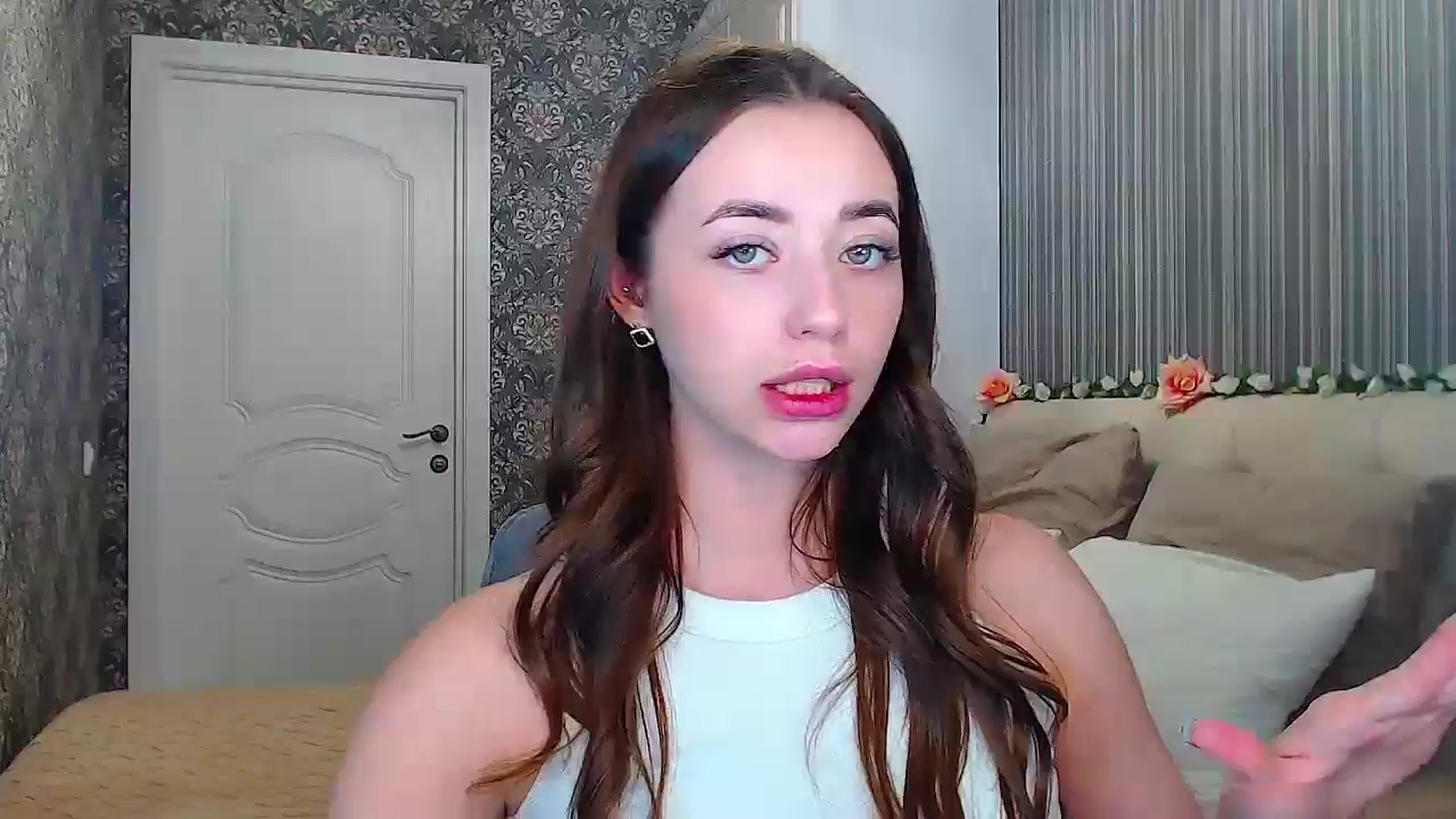 Gallery image thumbnail from EmeraldLilyyy's myfreecams stream on, 11/25/2024, 16:39 image 17 of 20