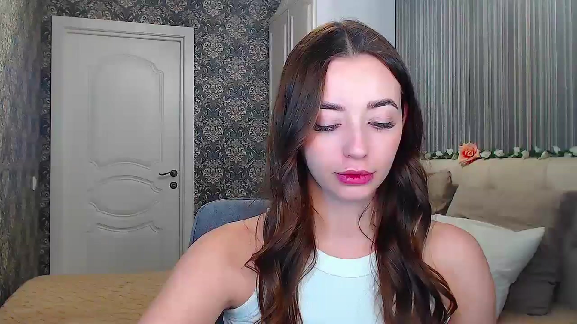 Gallery image thumbnail from EmeraldLilyyy's myfreecams stream on, 11/25/2024, 16:39 image 12 of 20